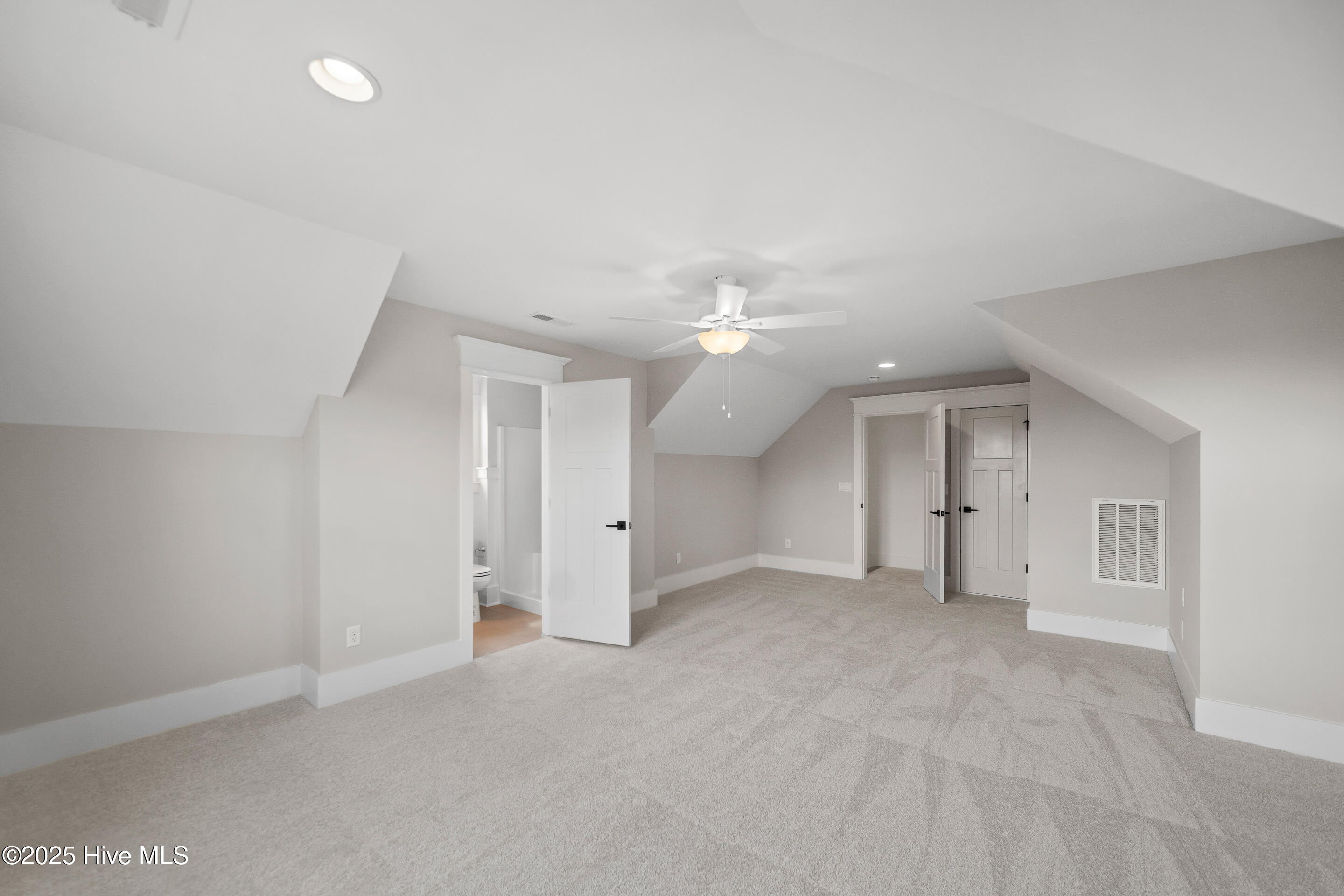 851 Meadowsweet Lane Property Photo 43