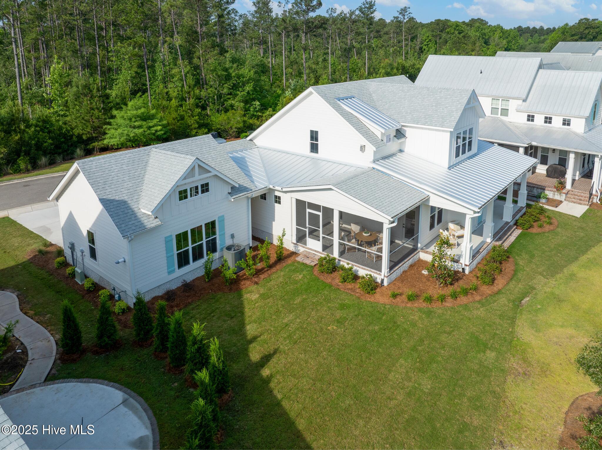 835 Meadowsweet Lane Property Photo 3