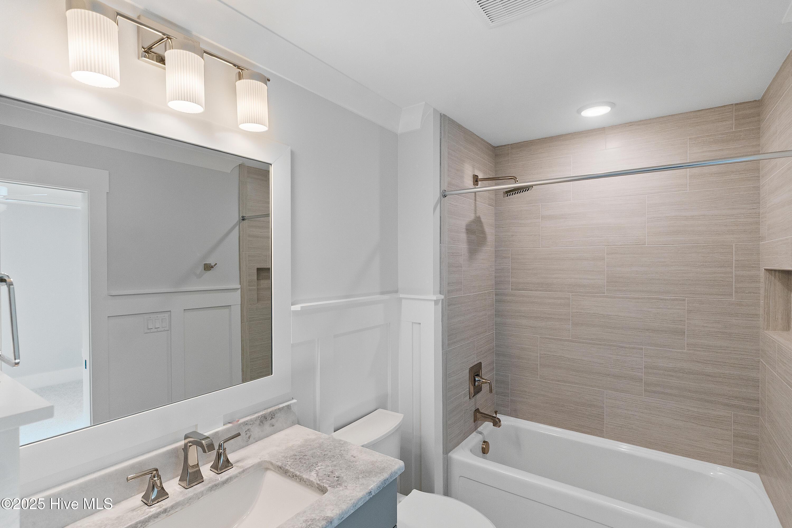 835 Meadowsweet Lane Property Photo 34