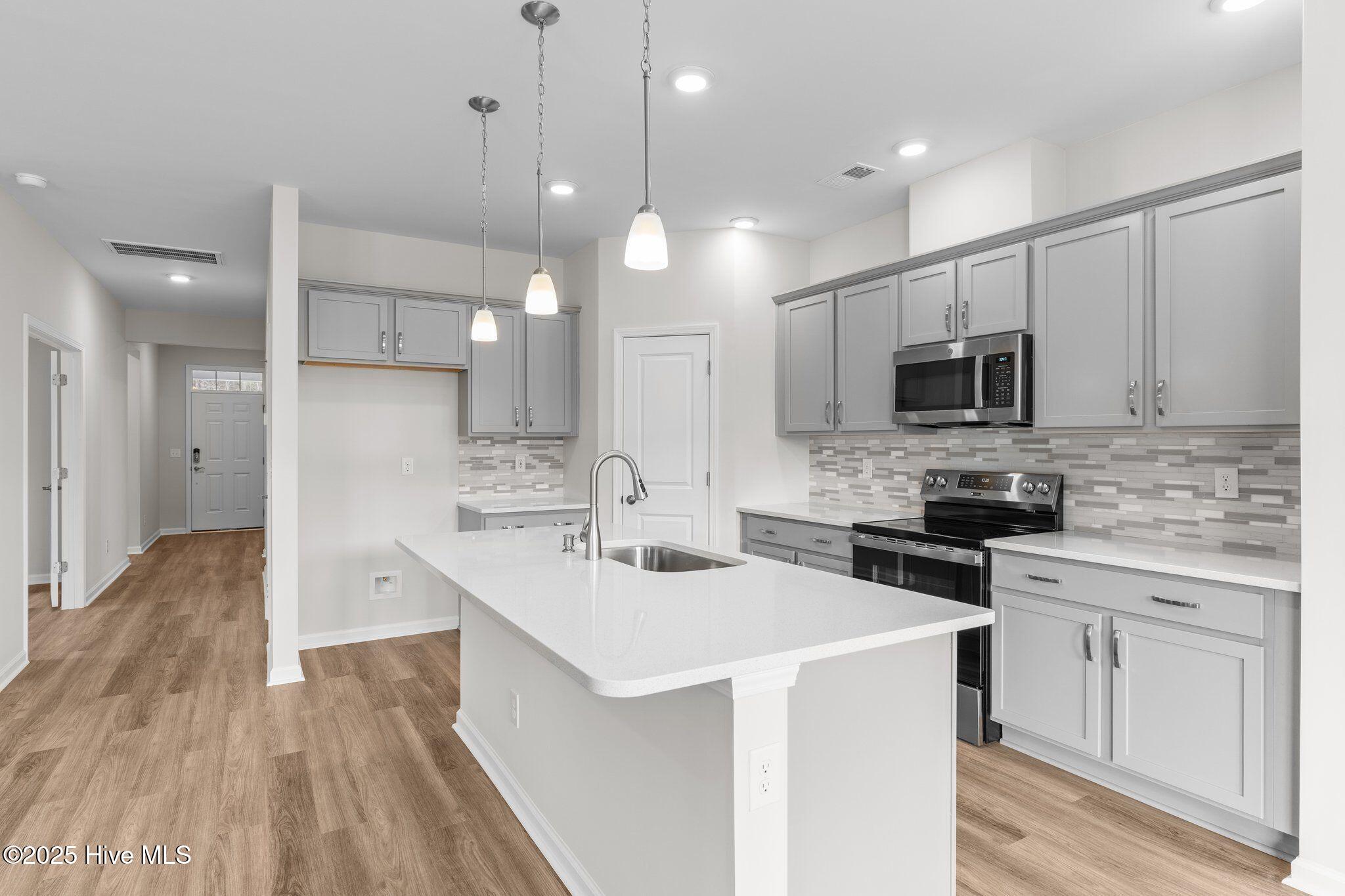 619 Ashvale Lane Property Photo 5