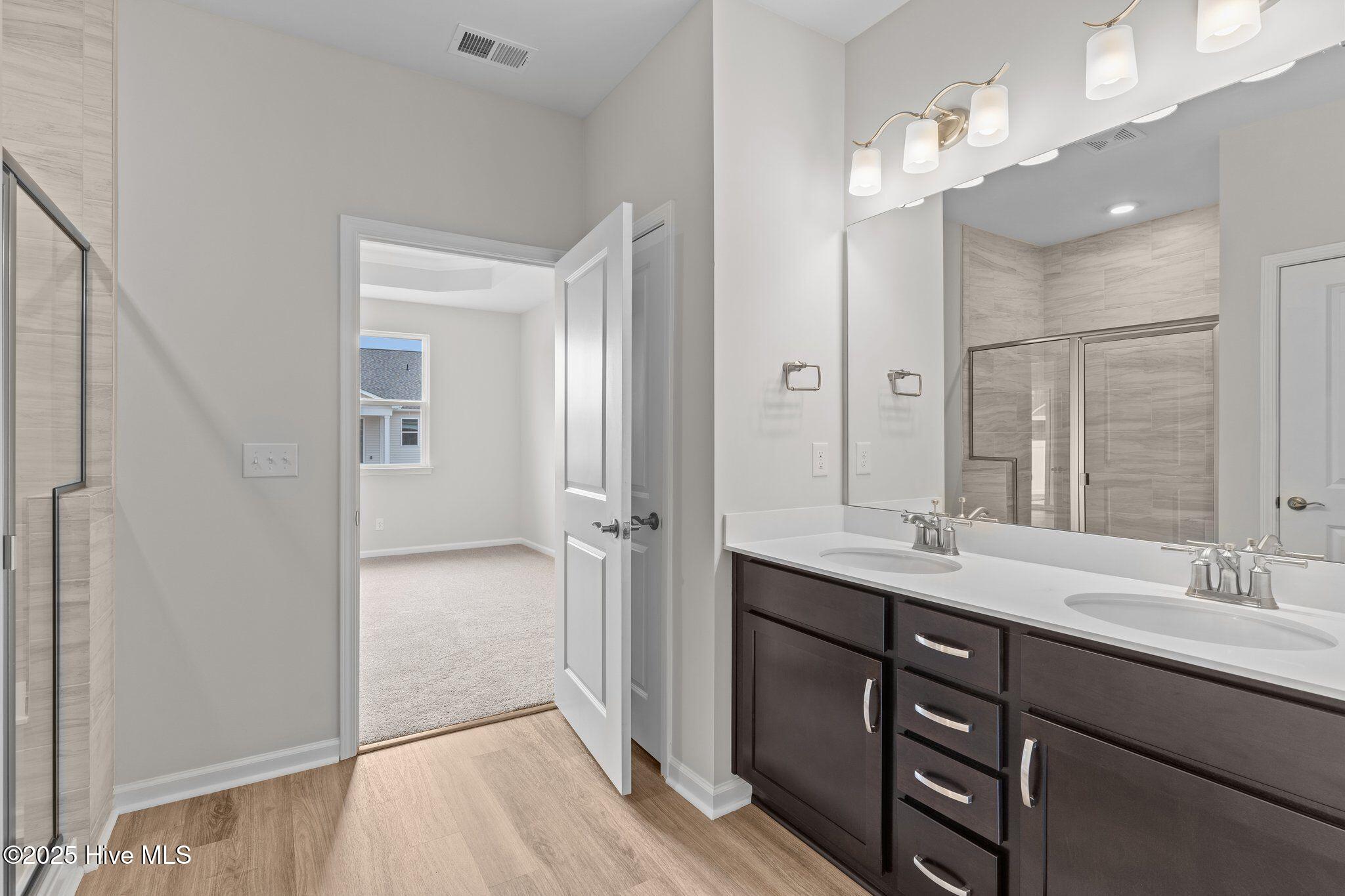 619 Ashvale Lane Property Photo 8