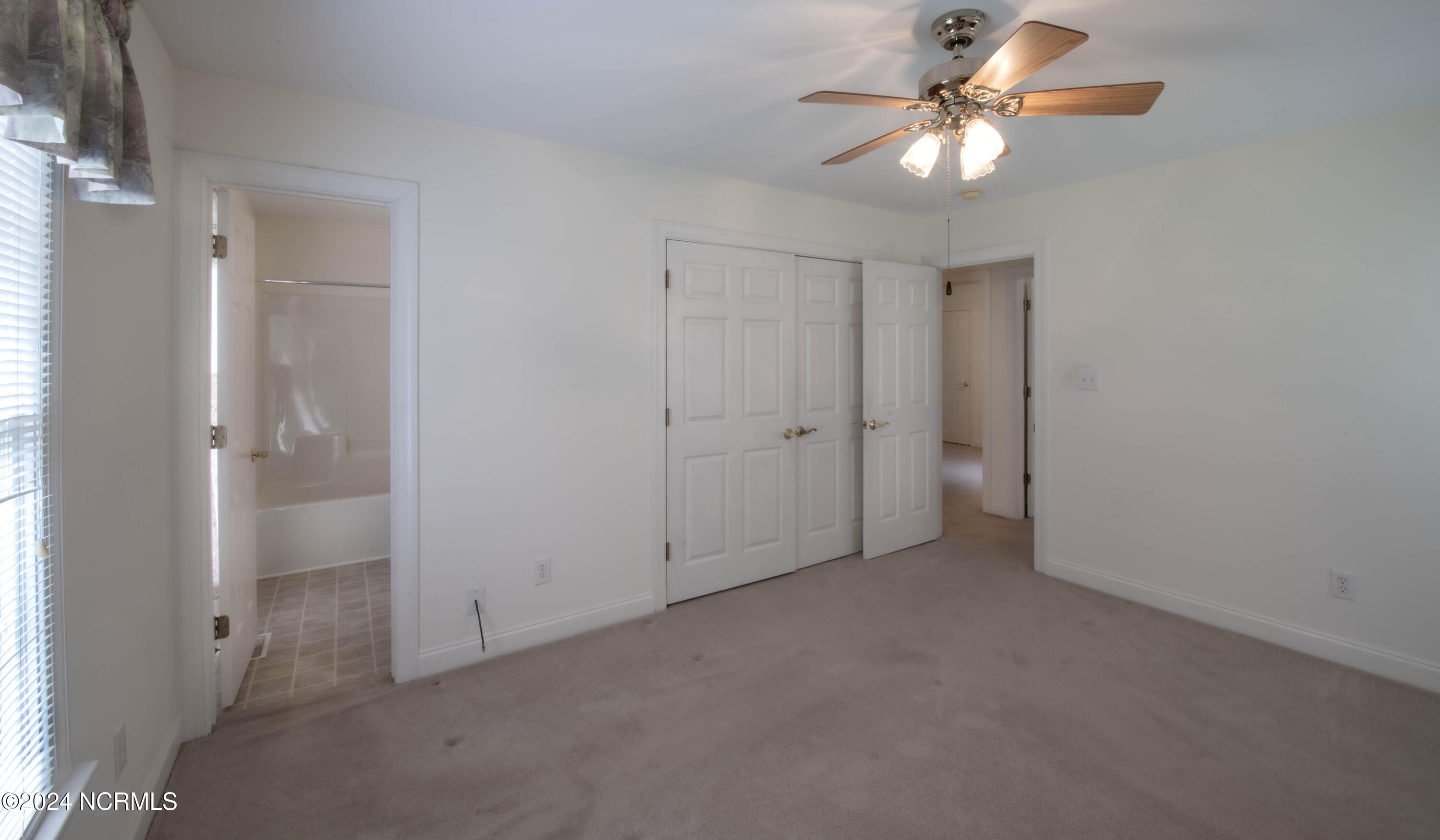 7724 Us Hwy 264a Property Photo 6
