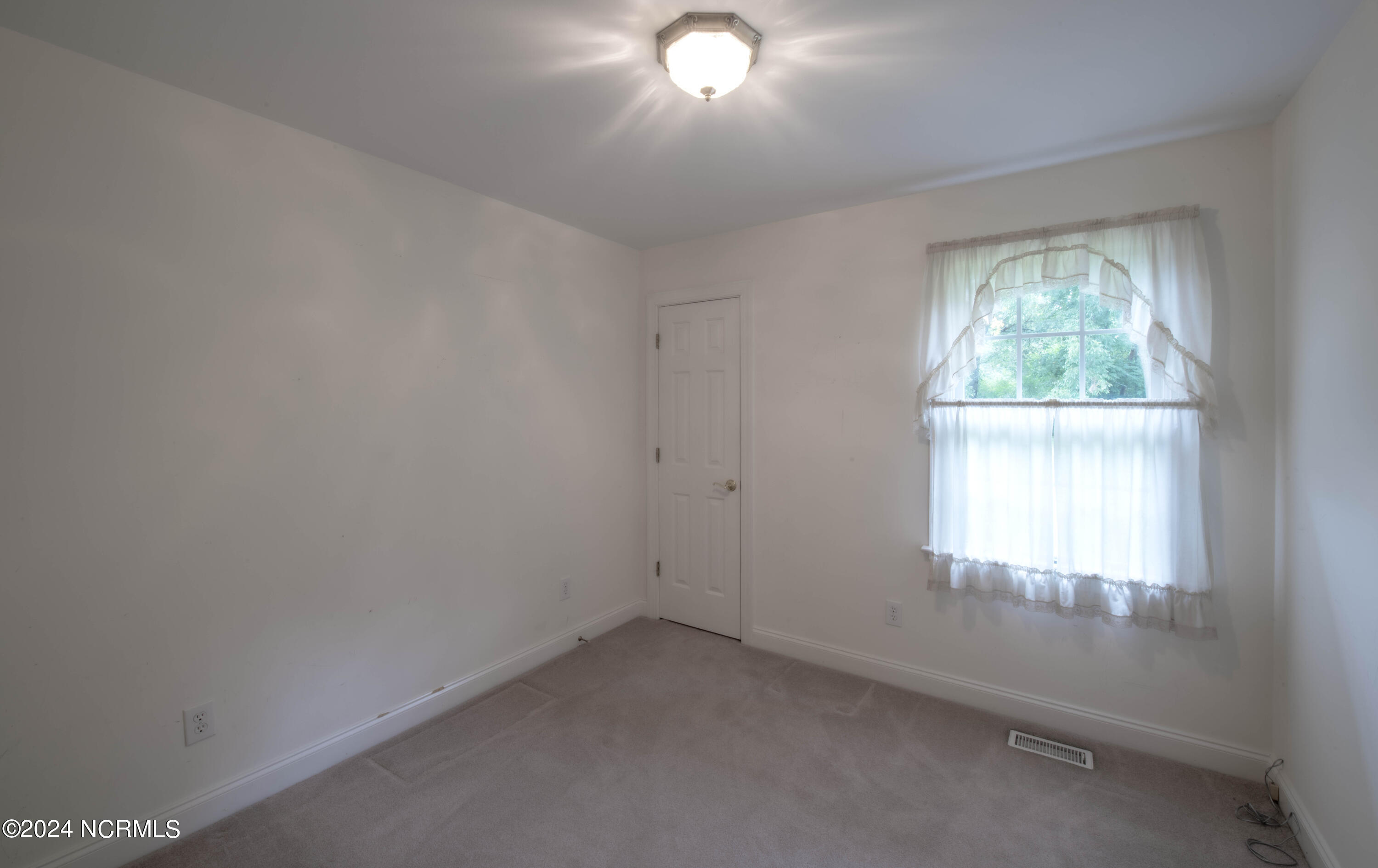 7724 Us Hwy 264a Property Photo 12