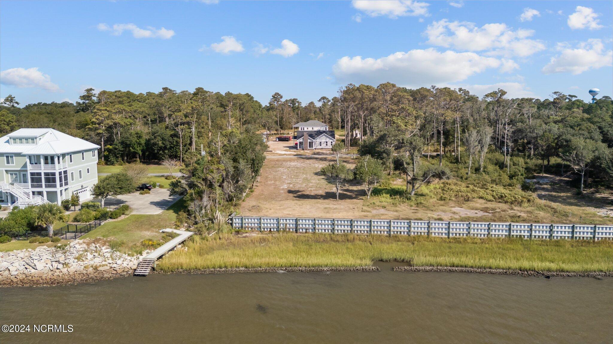 104 Gales Landing Property Photo 2