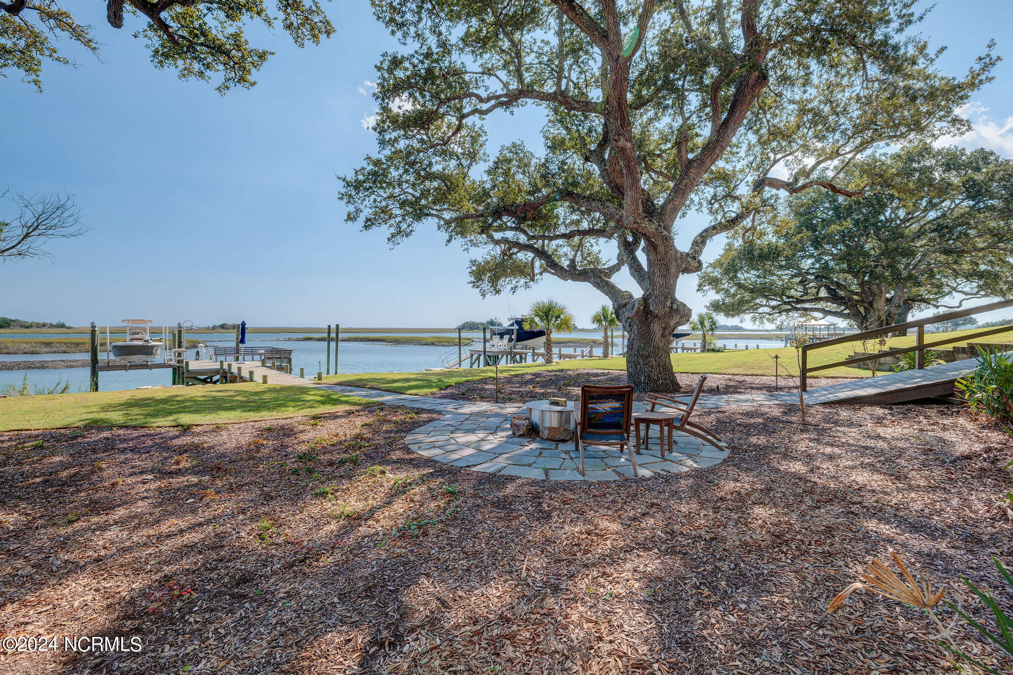 7 S Waterfront Place Property Photo 5