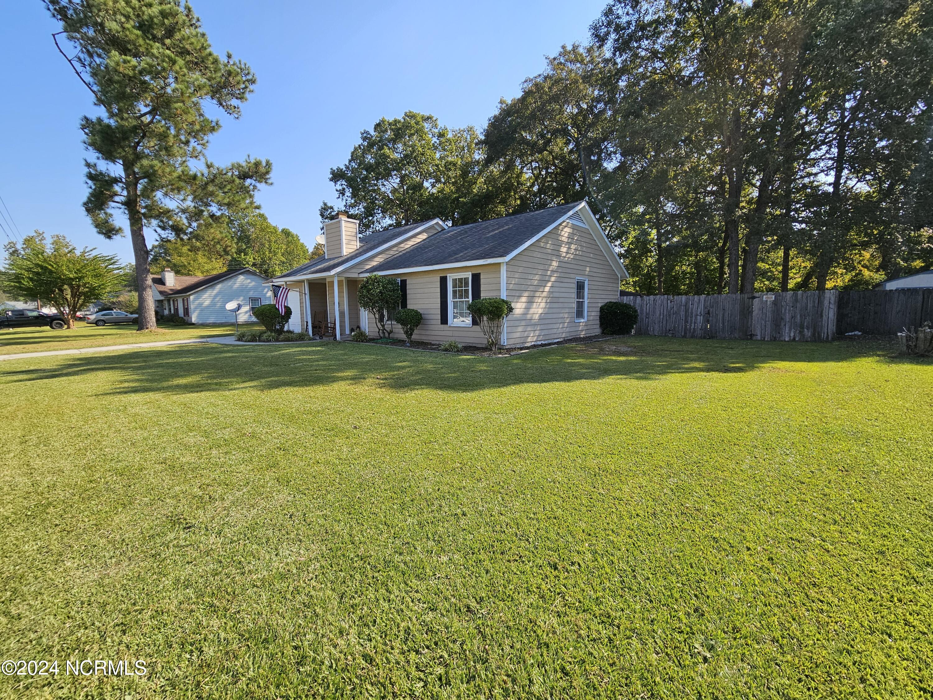 410 Hunting Green Drive Property Photo 3