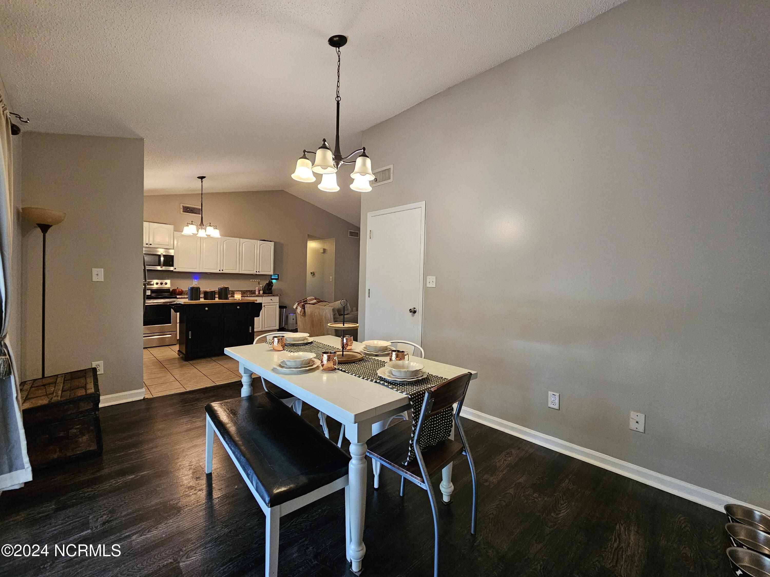 410 Hunting Green Drive Property Photo 8
