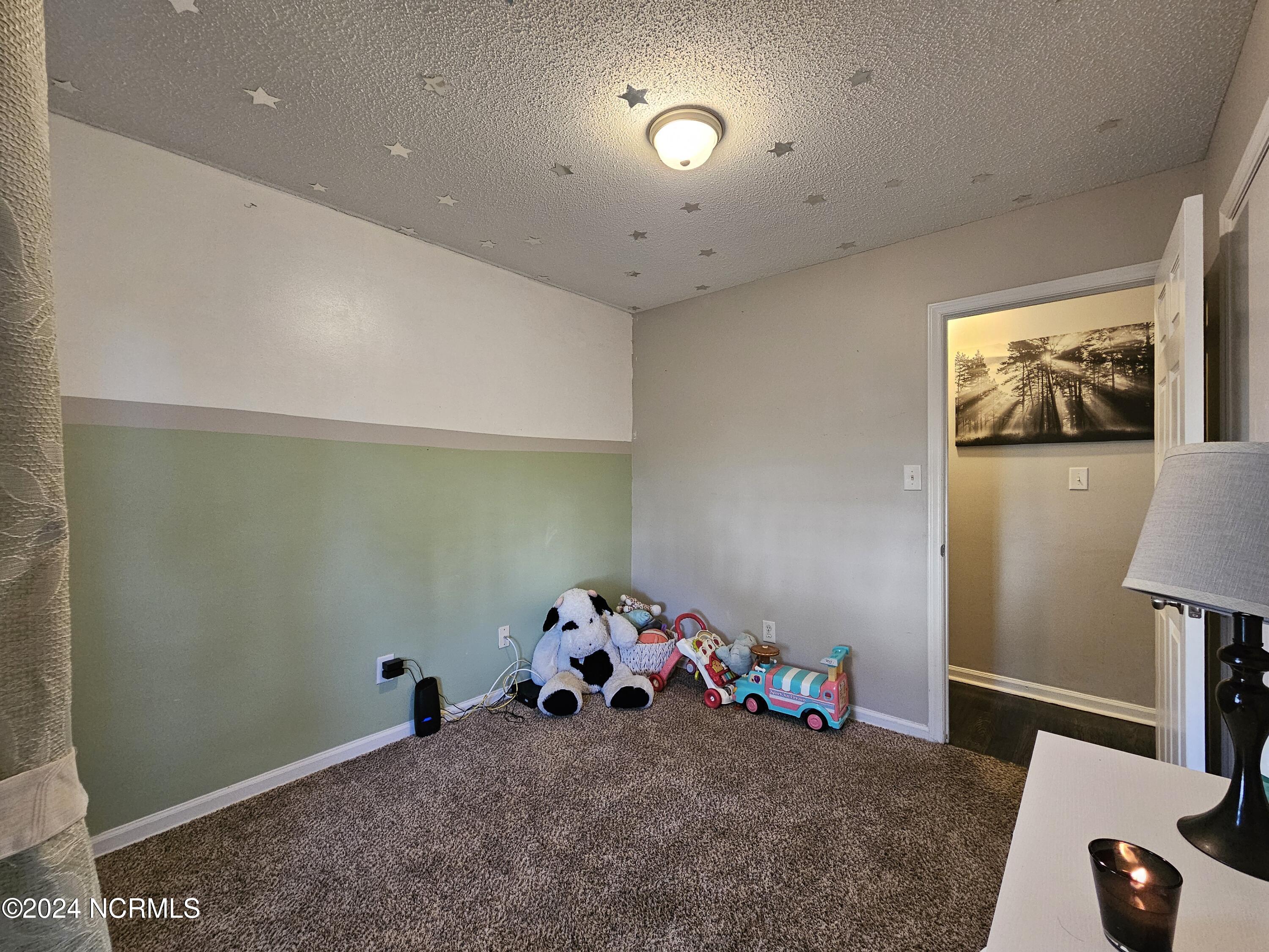 410 Hunting Green Drive Property Photo 15