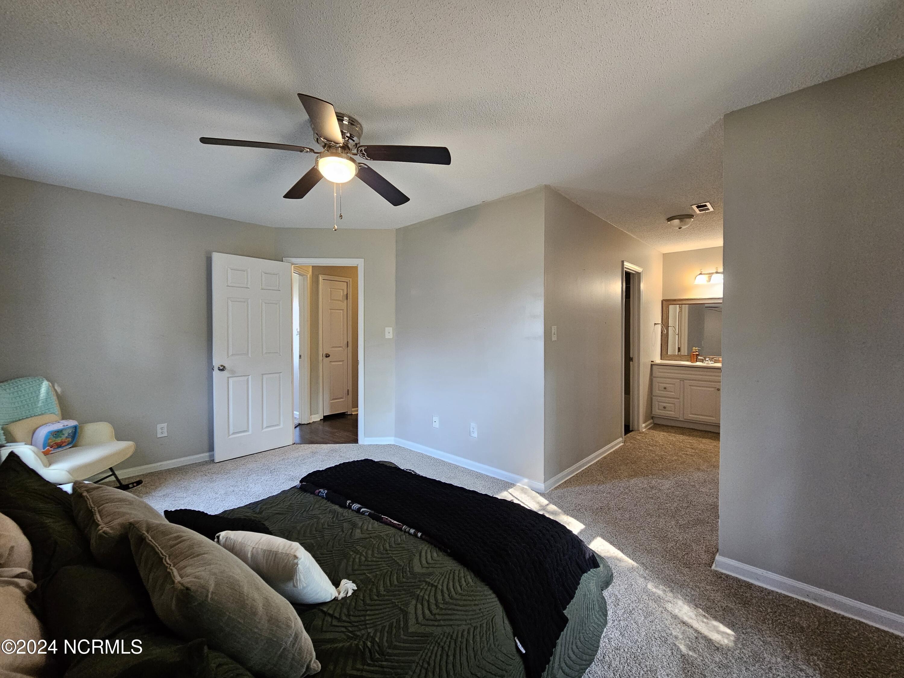 410 Hunting Green Drive Property Photo 25