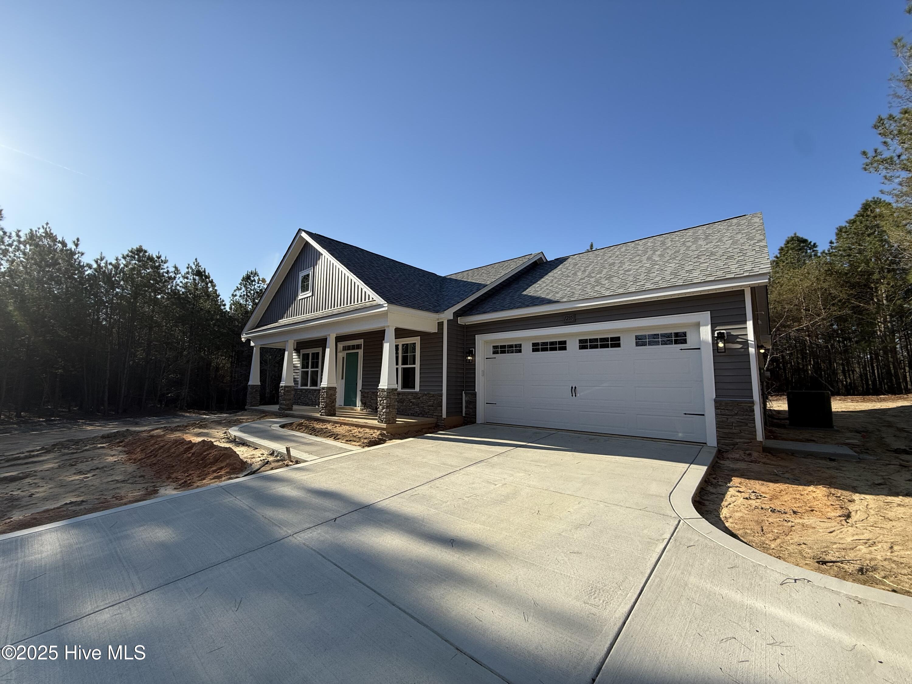 1235 Ring Road Property Photo 2