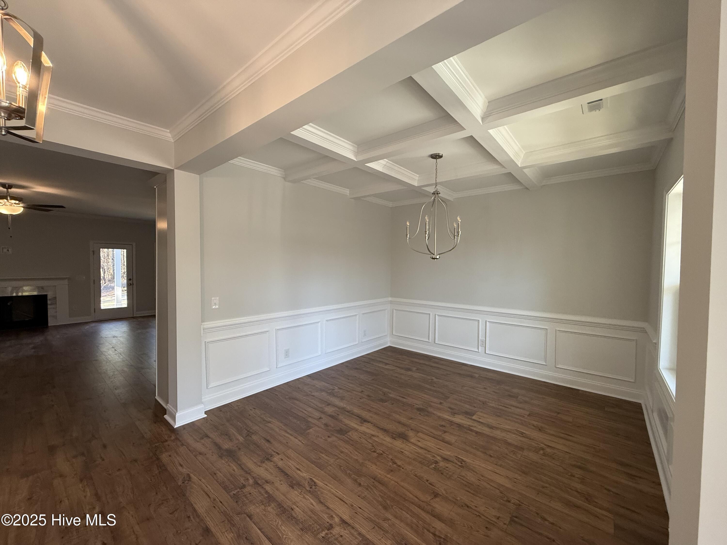 1235 Ring Road Property Photo 4