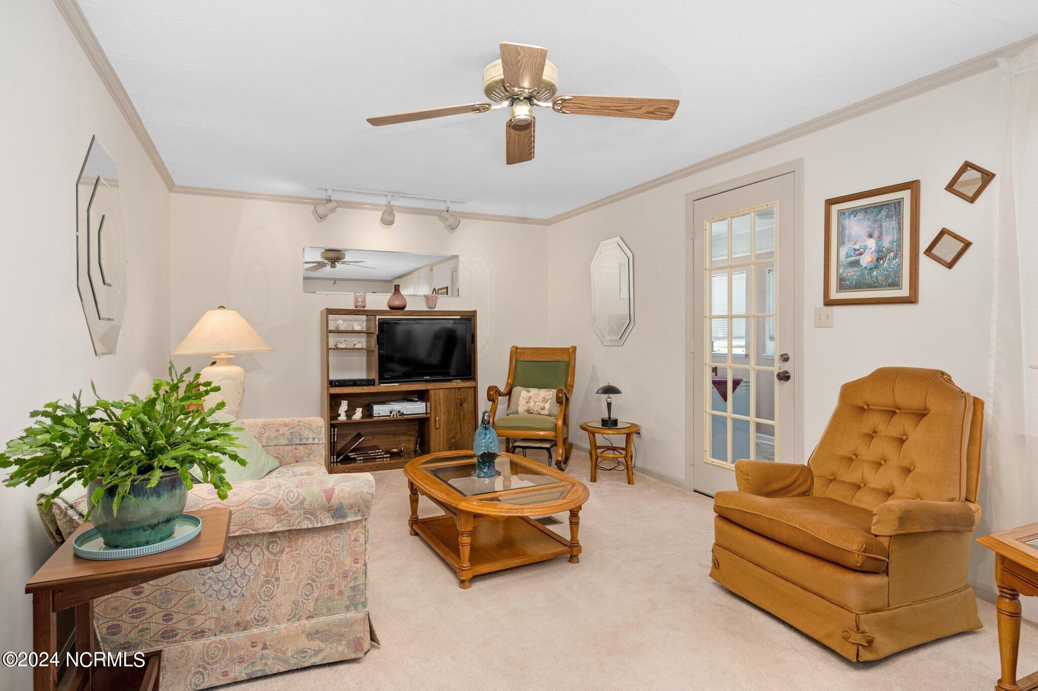 4757 Oakwood Drive Property Photo 3