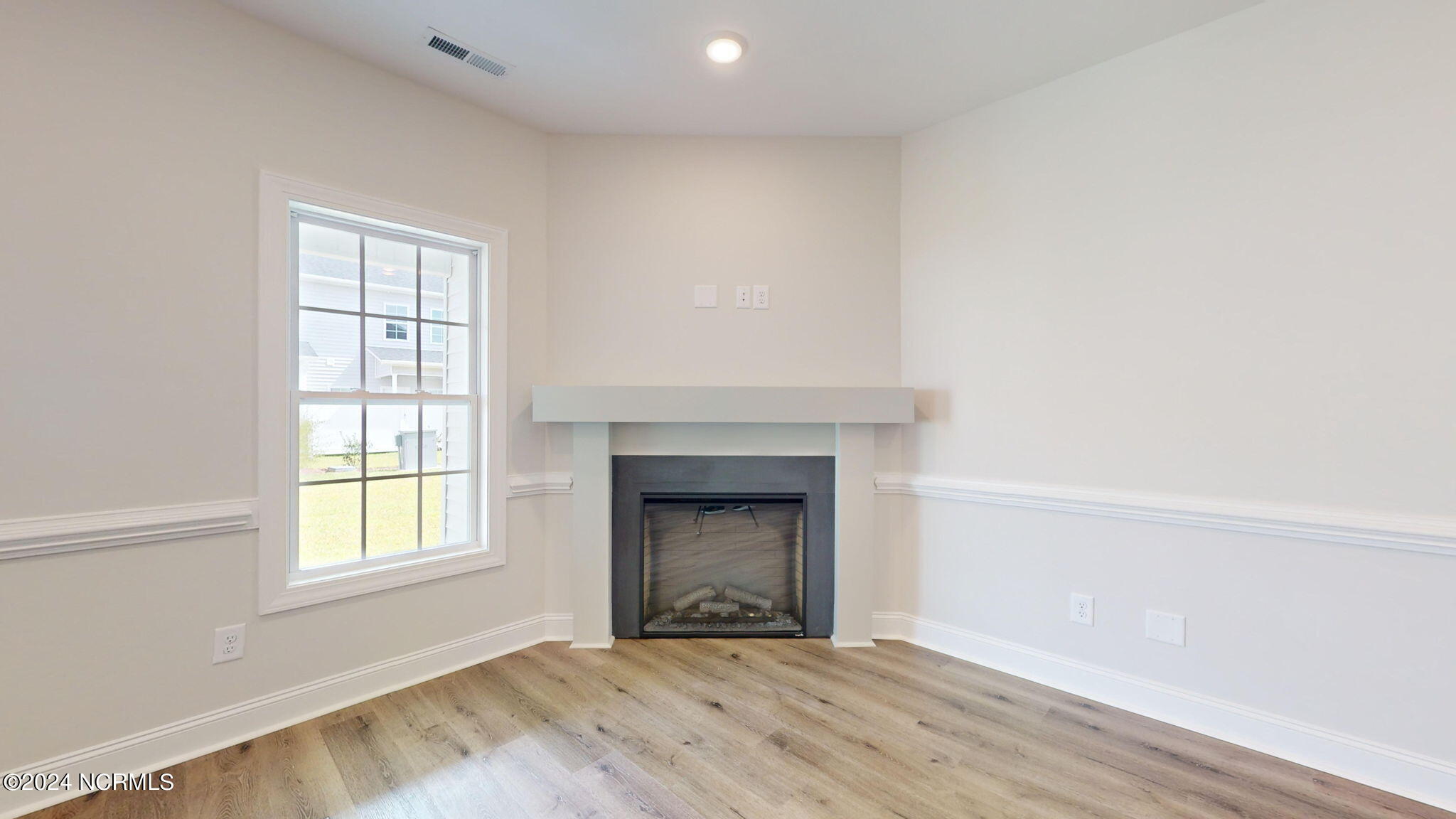 2120 Dartford Drive B Property Photo 6