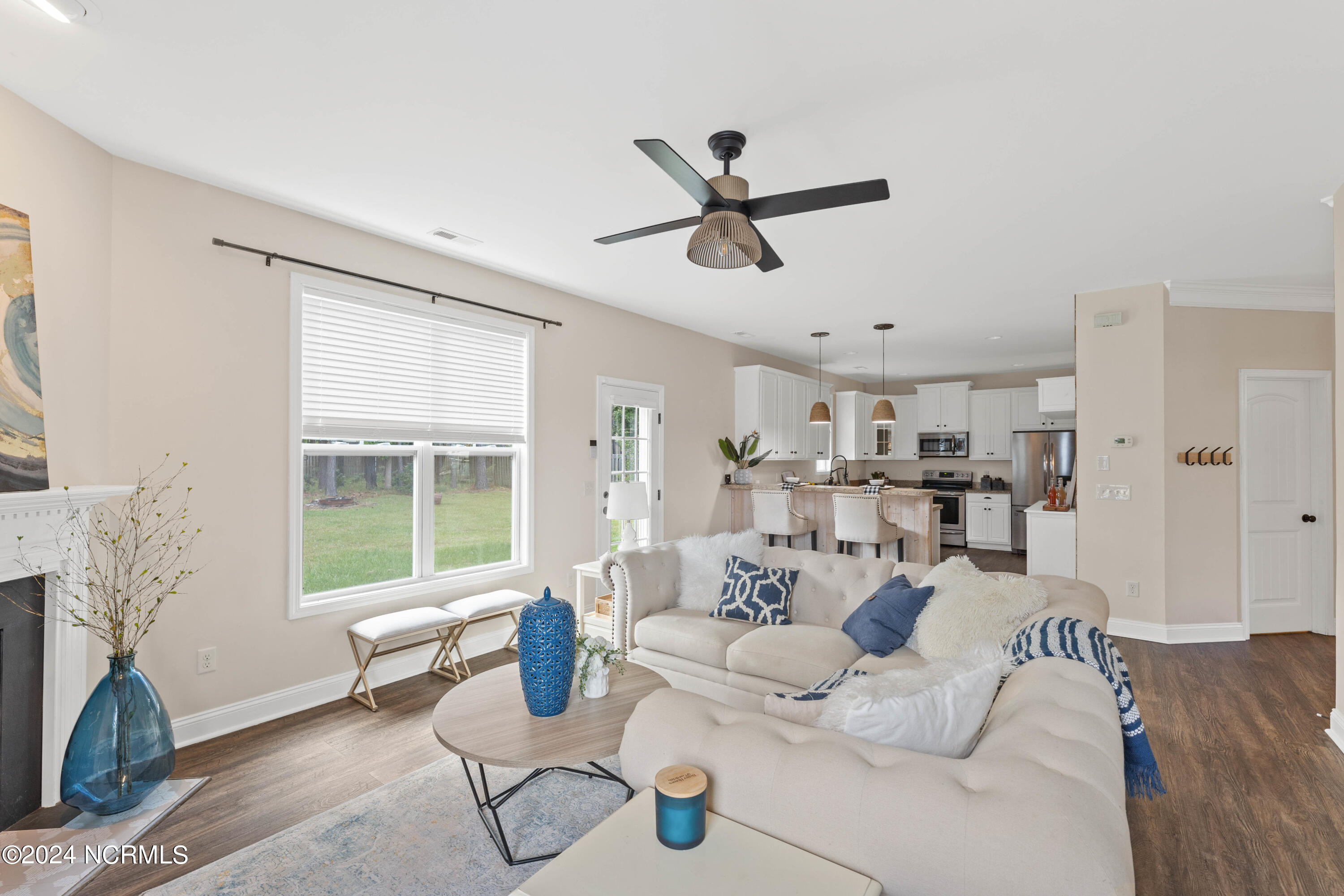 696 Majestic Oaks Drive Property Photo 10