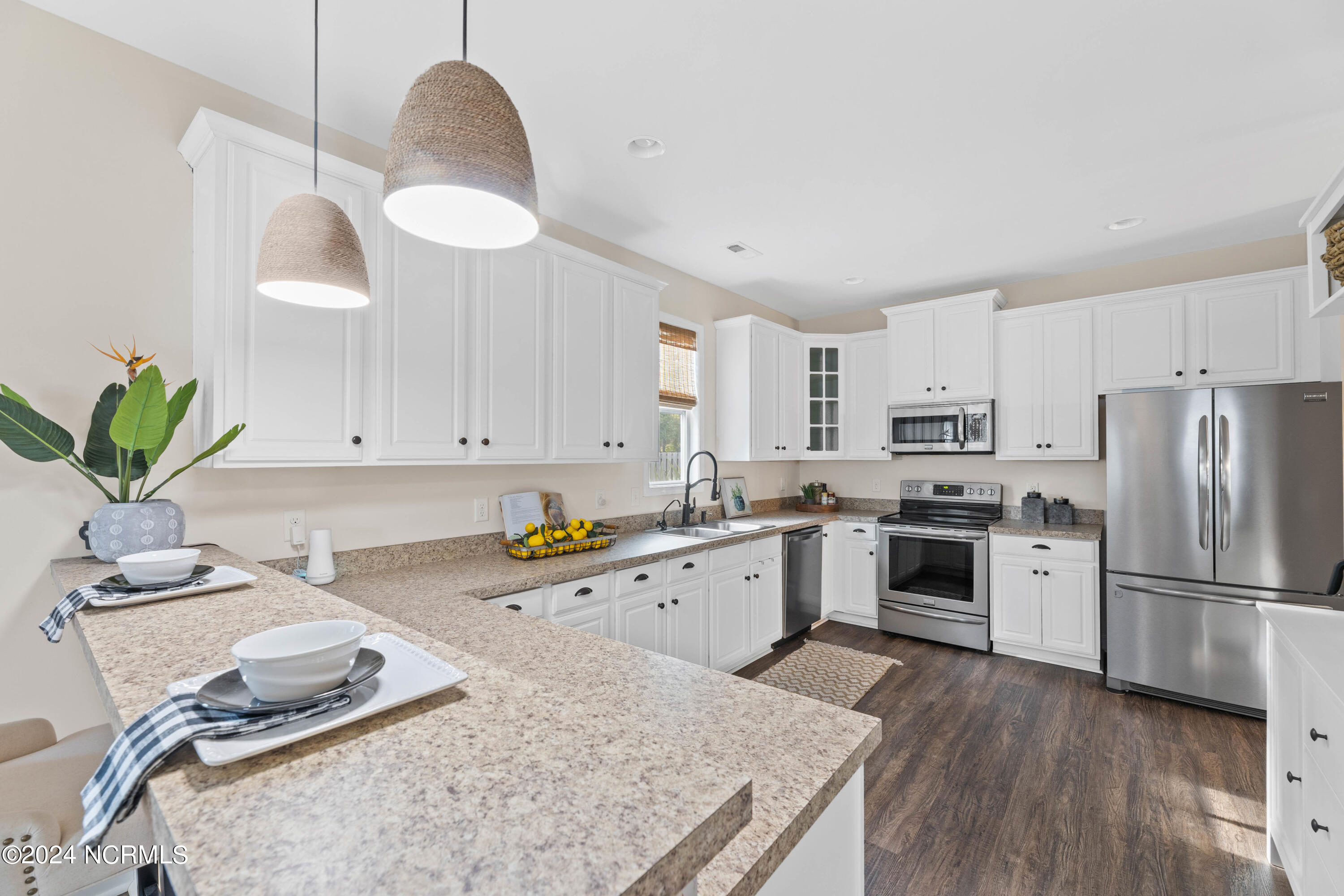 696 Majestic Oaks Drive Property Photo 17