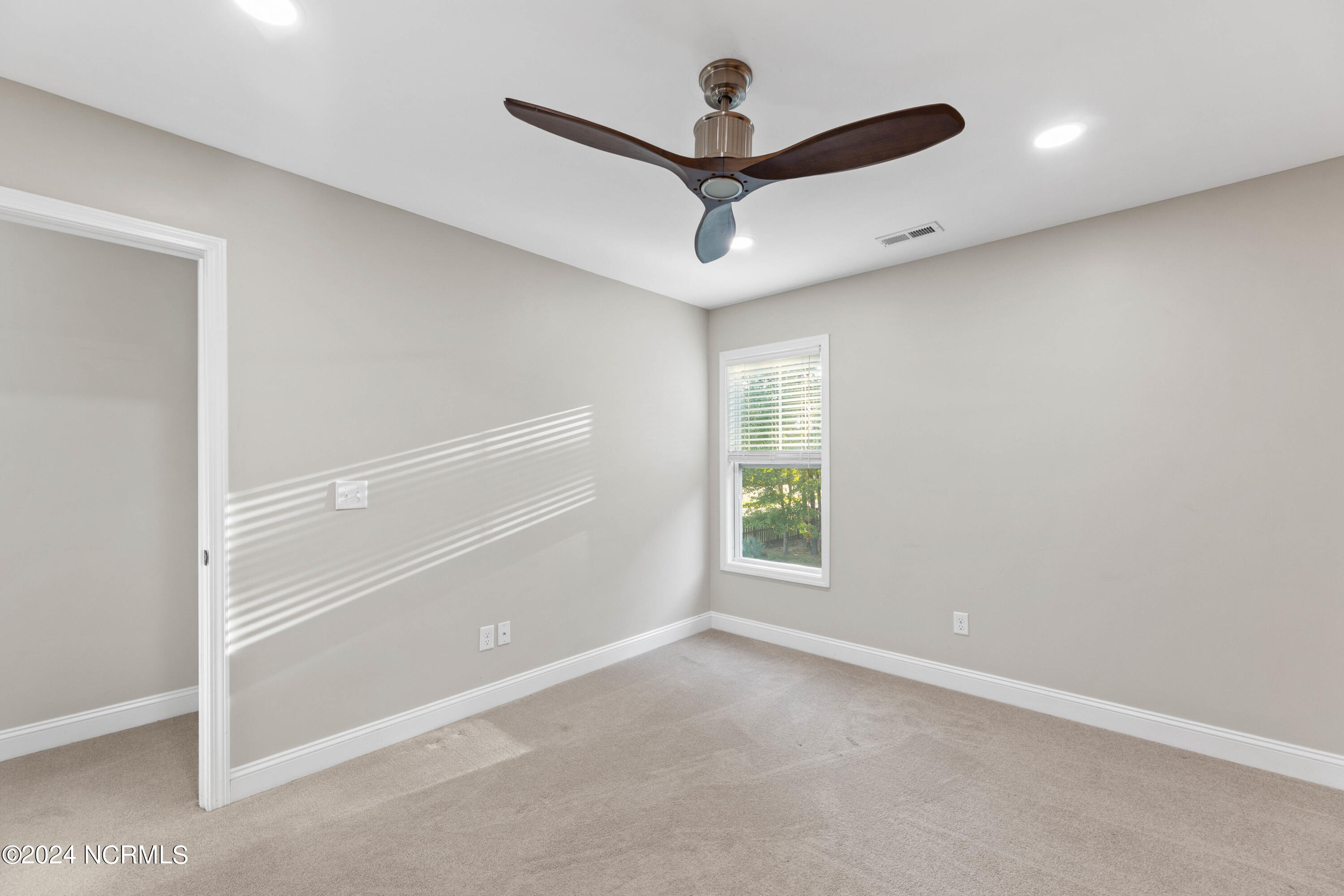 696 Majestic Oaks Drive Property Photo 32