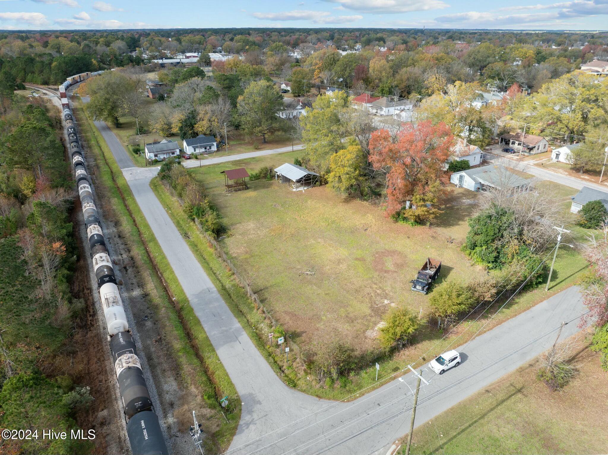 1025 Arlington Street Property Photo 3