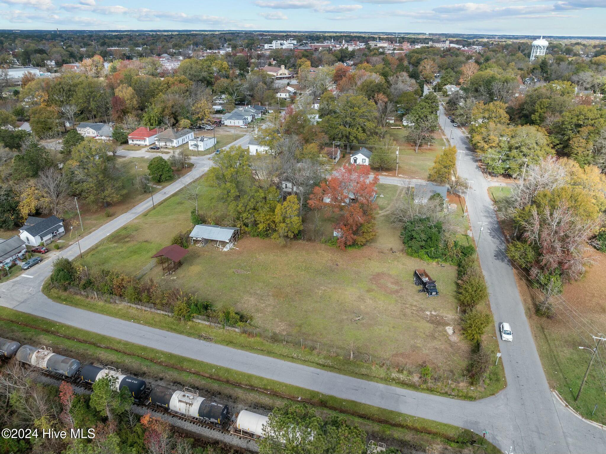 1025 Arlington Street Property Photo 4