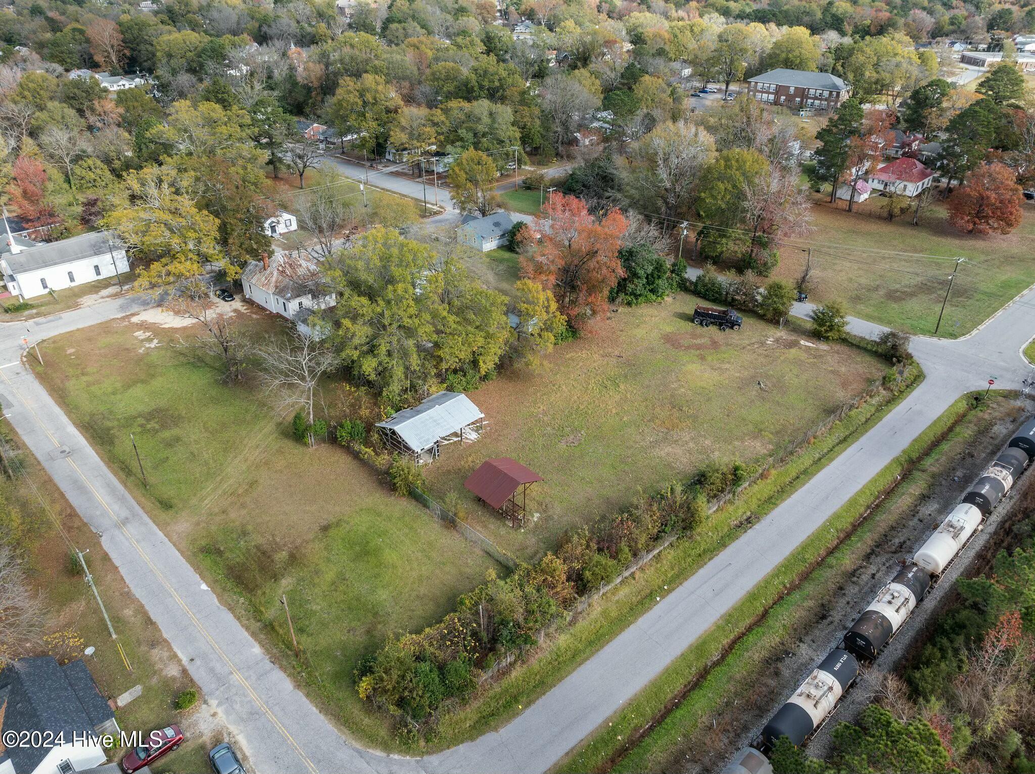 1025 Arlington Street Property Photo 5