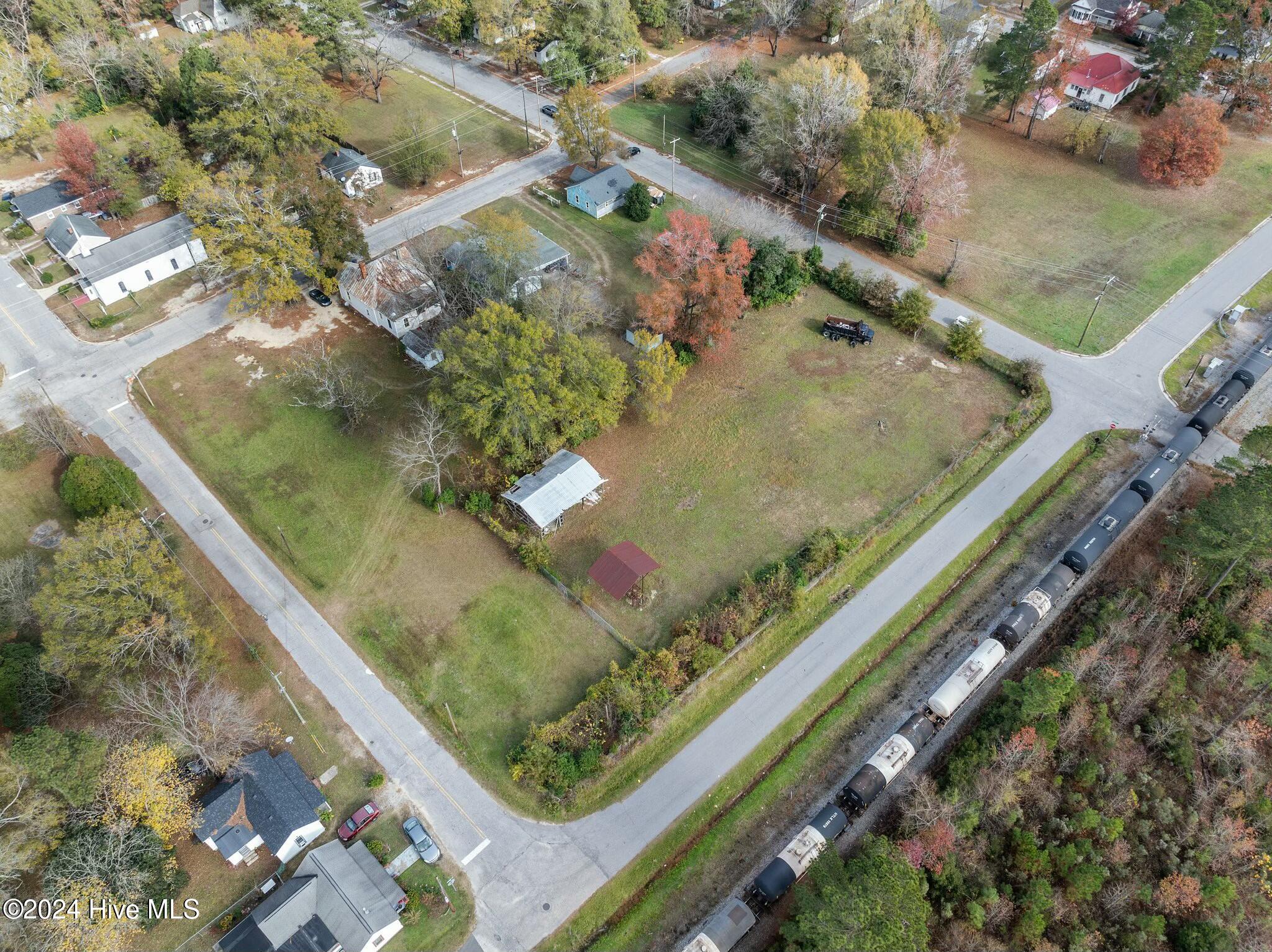 1025 Arlington Street Property Photo 6