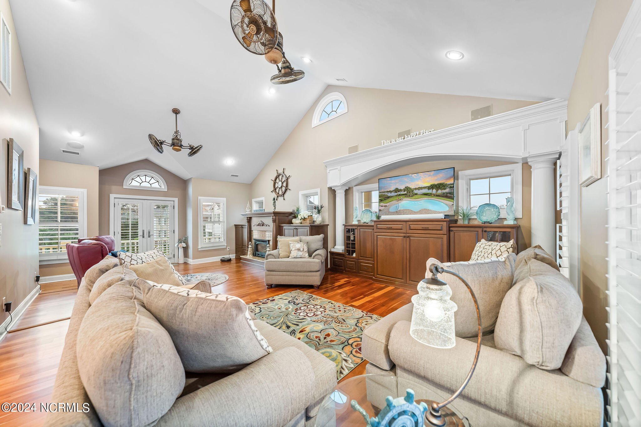3828 Courtenay Drive Property Photo 16