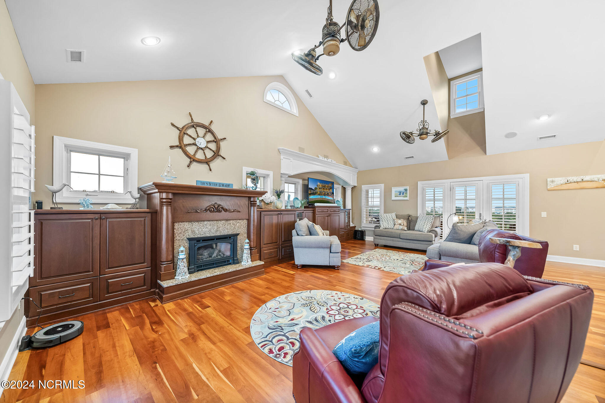 3828 Courtenay Drive Property Photo 18