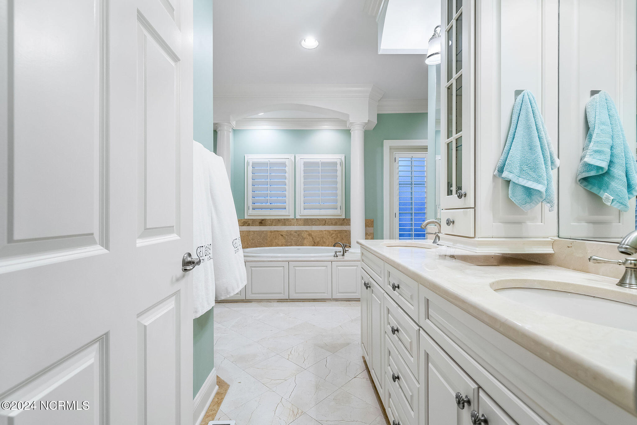 3828 Courtenay Drive Property Photo 48