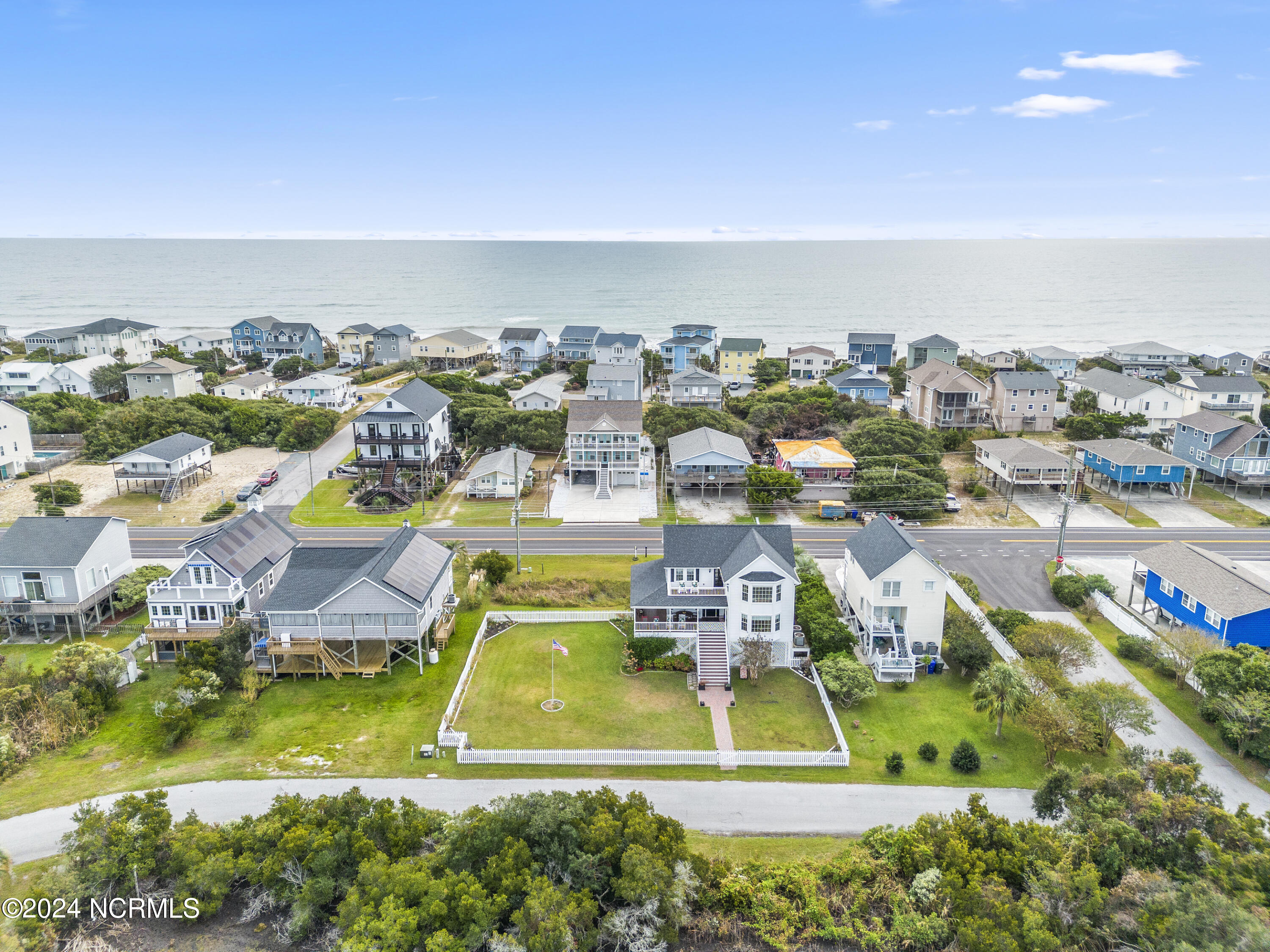 1103 S Topsail Drive Property Photo 4