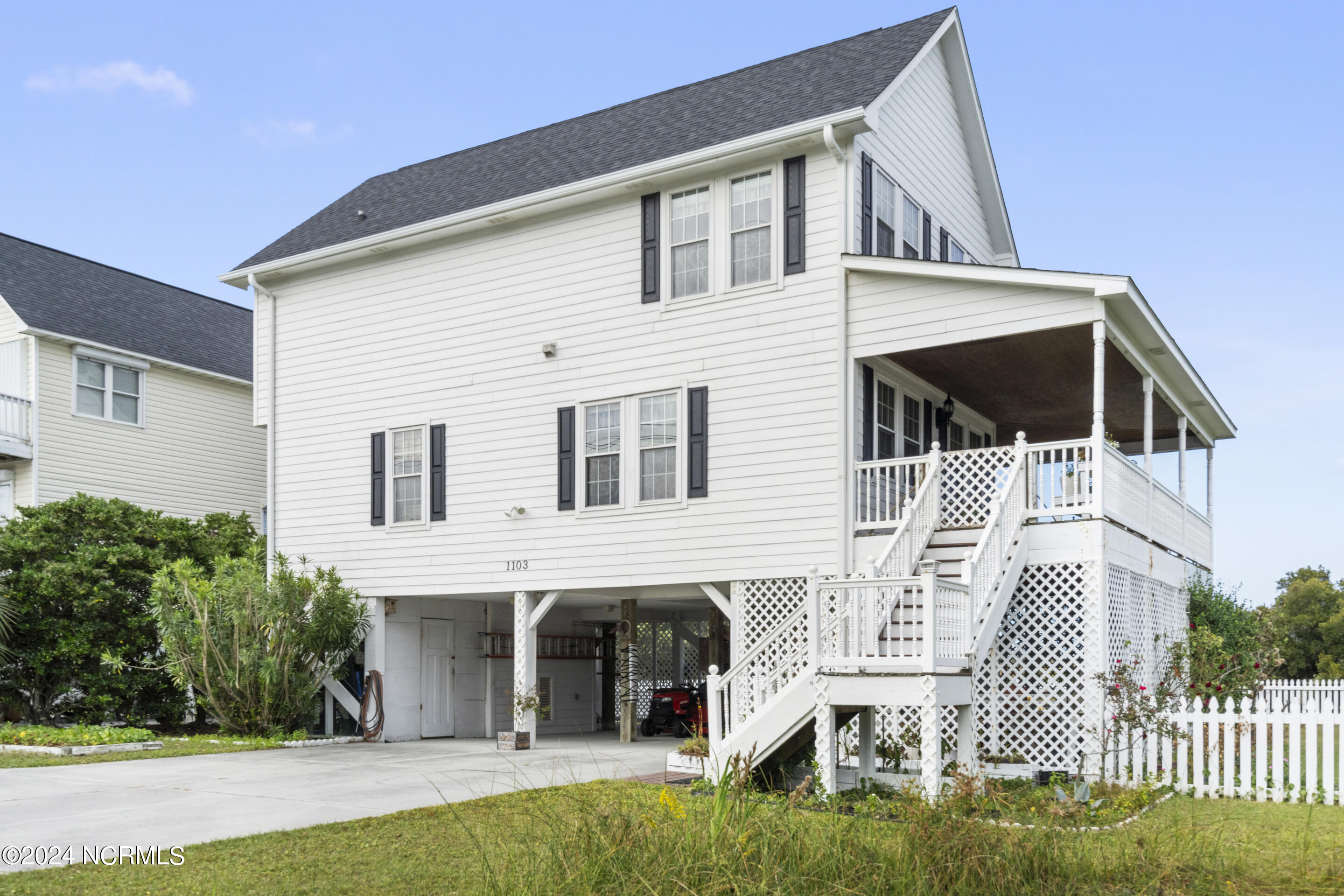 1103 S Topsail Drive Property Photo 6
