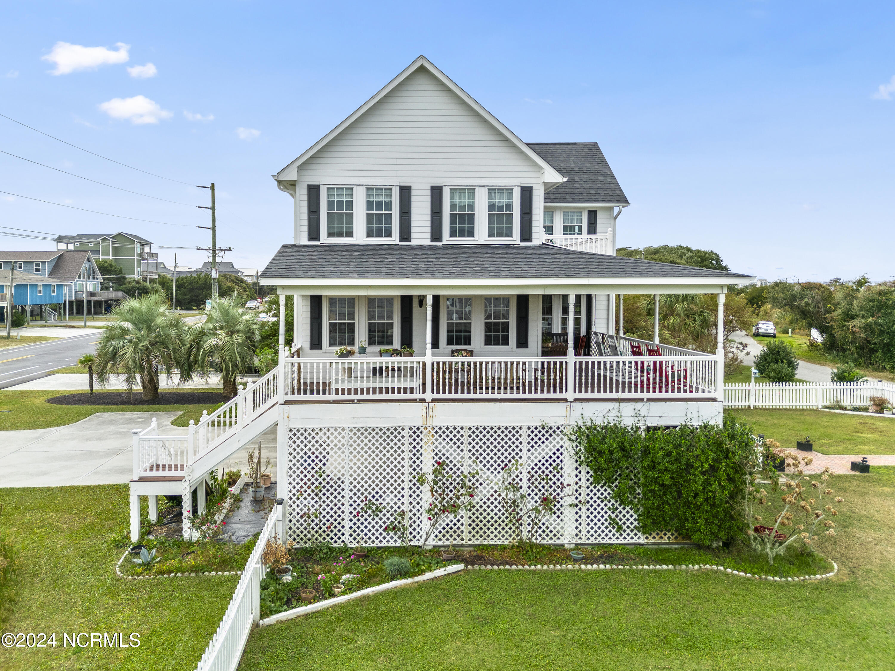 1103 S Topsail Drive Property Photo 7