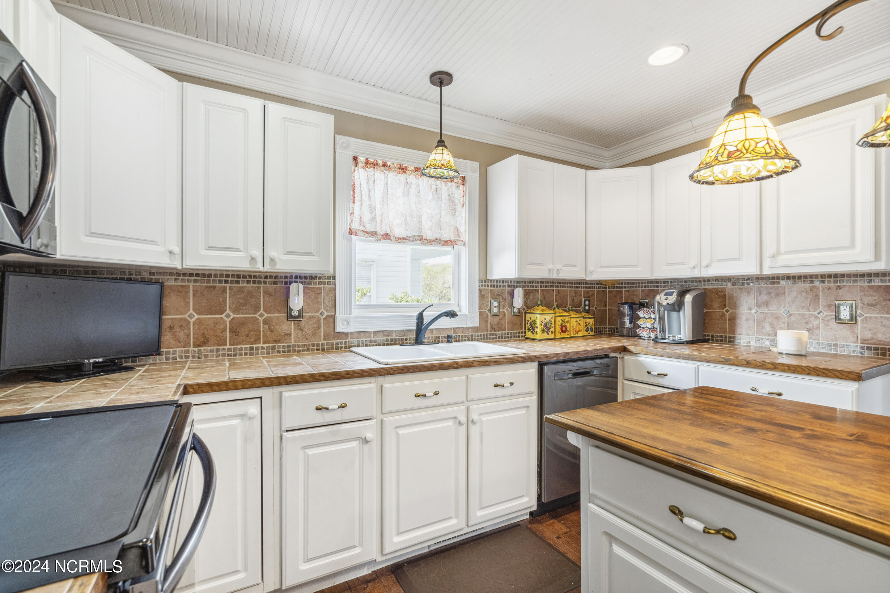 1103 S Topsail Drive Property Photo 19