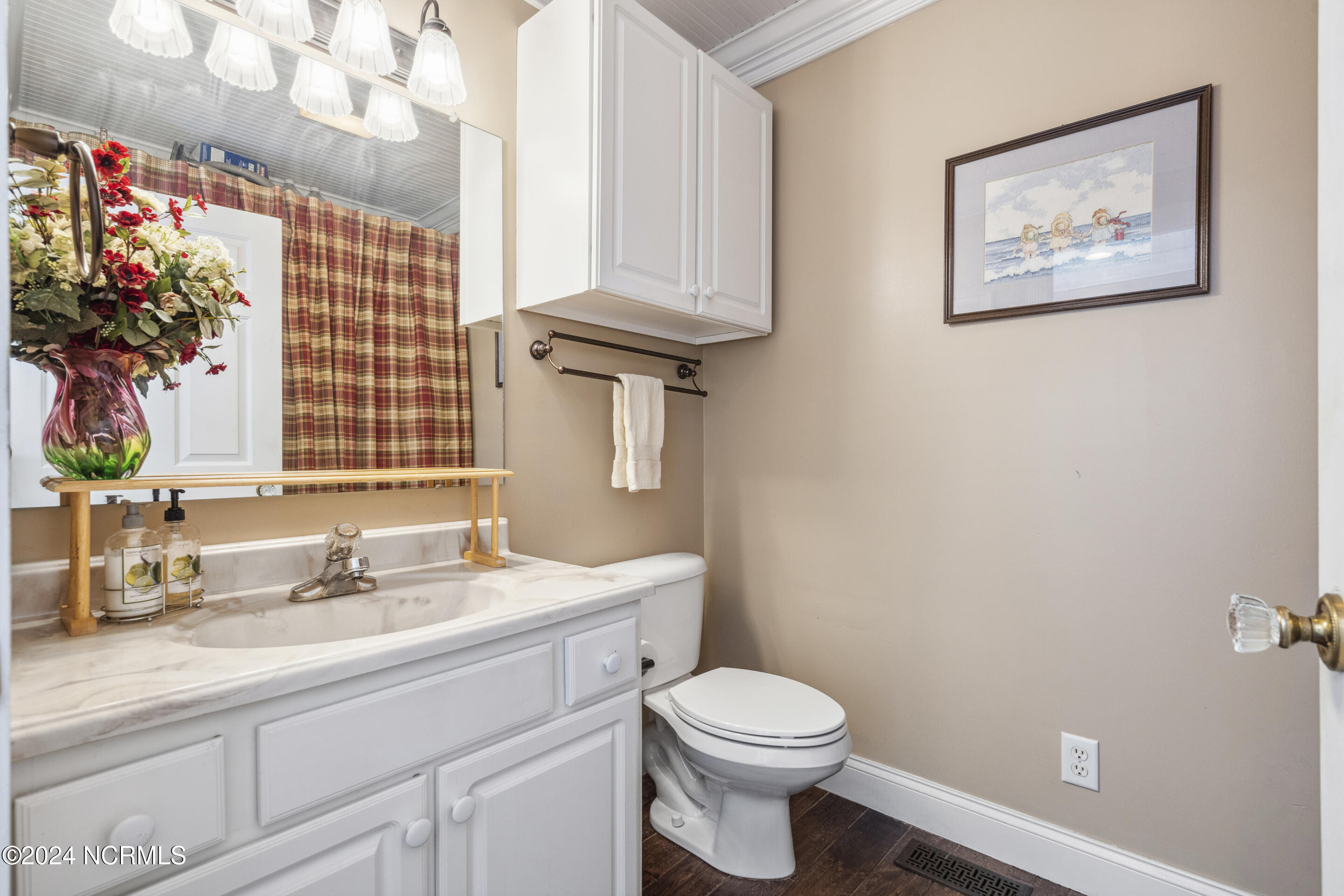 1103 S Topsail Drive Property Photo 24