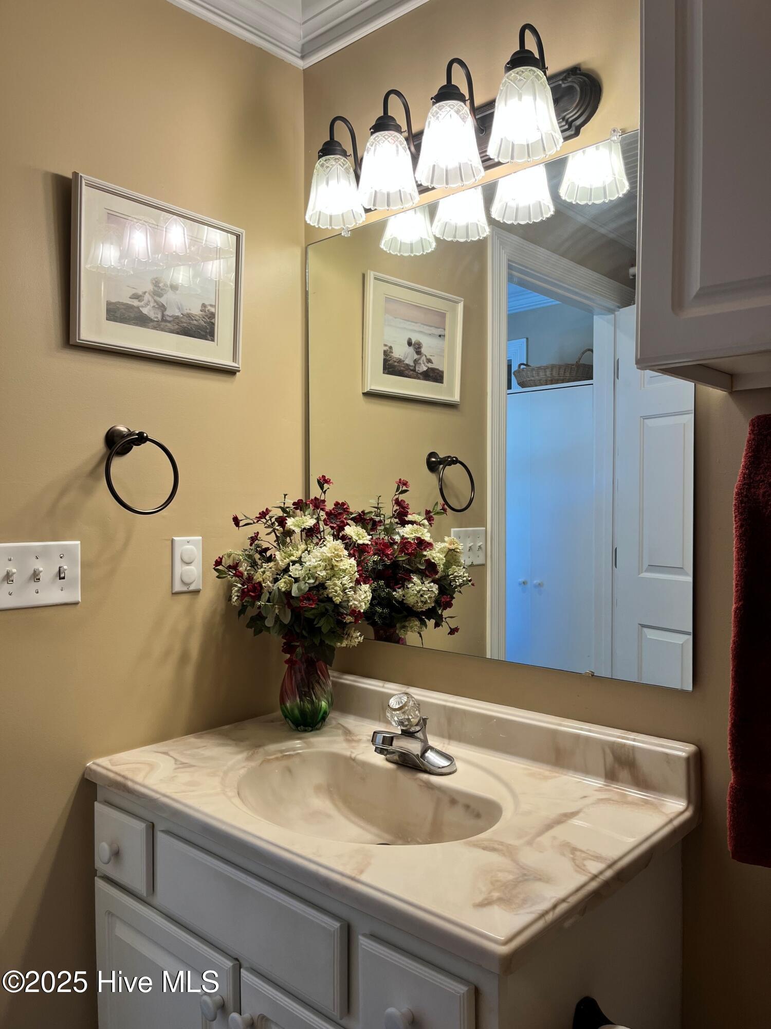 1103 S Topsail Drive Property Photo 27