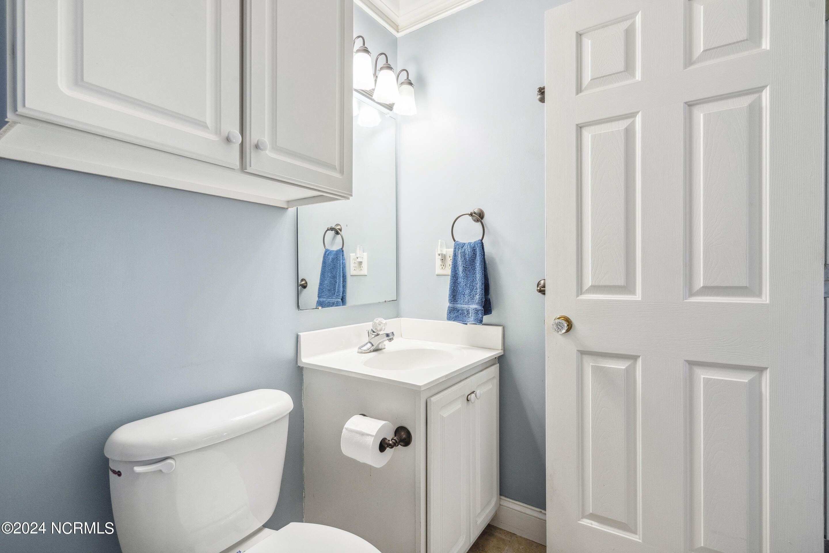 1103 S Topsail Drive Property Photo 38