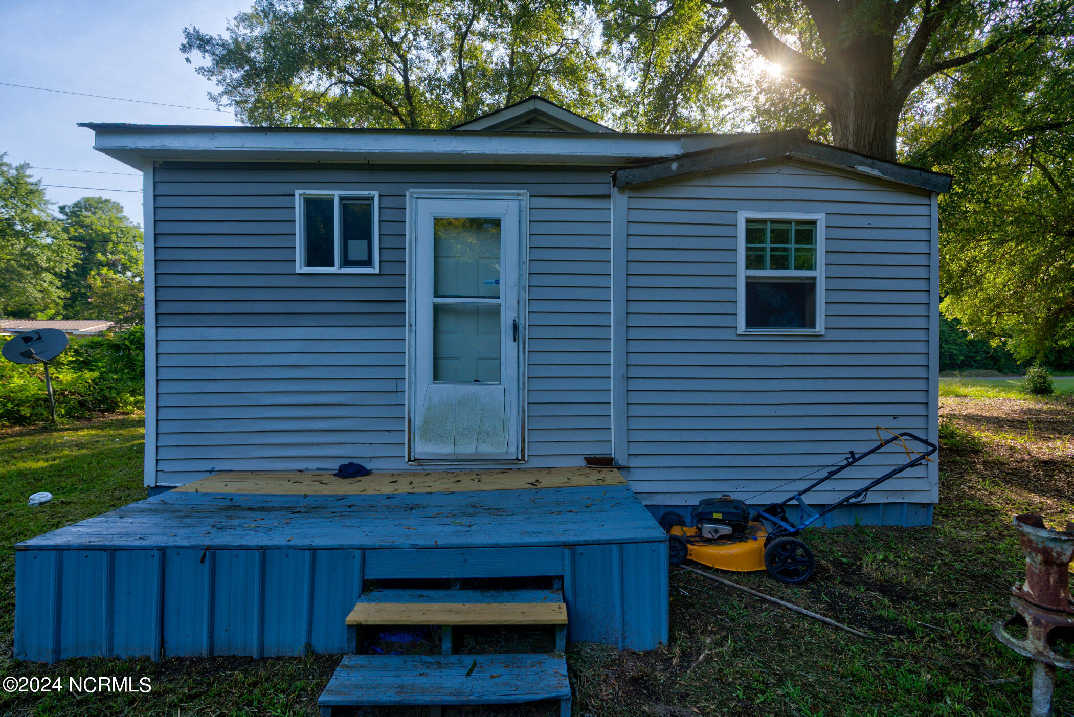 701 Anne Street Property Photo 5