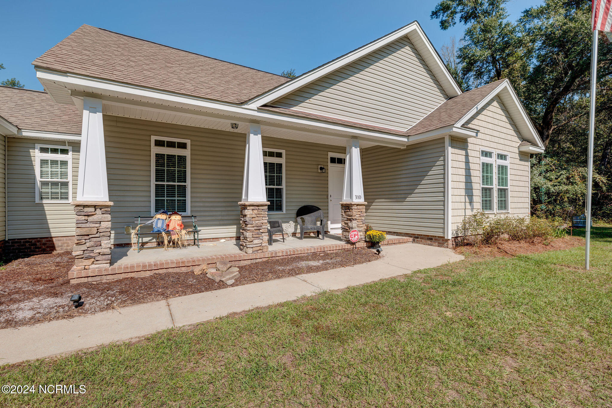 310 Meeks Creek Drive Property Photo 16
