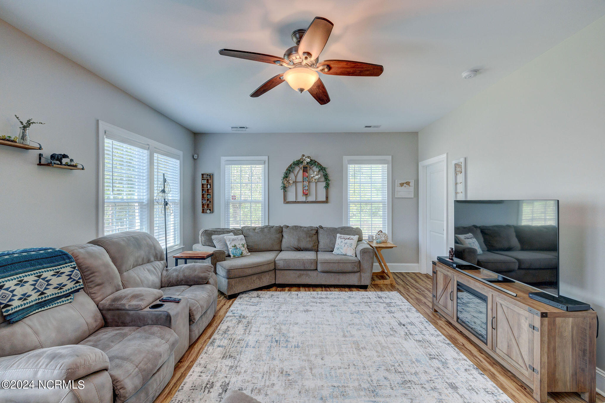 310 Meeks Creek Drive Property Photo 47