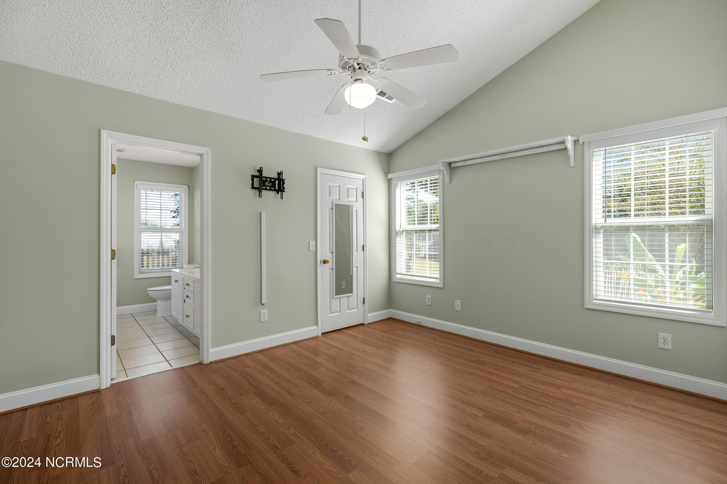 401 Beech Court Property Photo 16