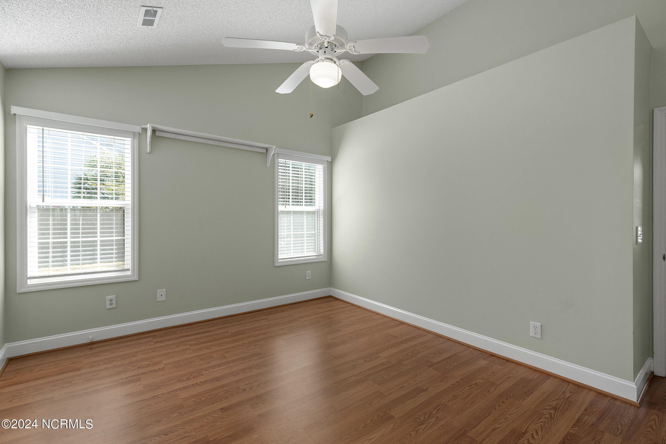 401 Beech Court Property Photo 17