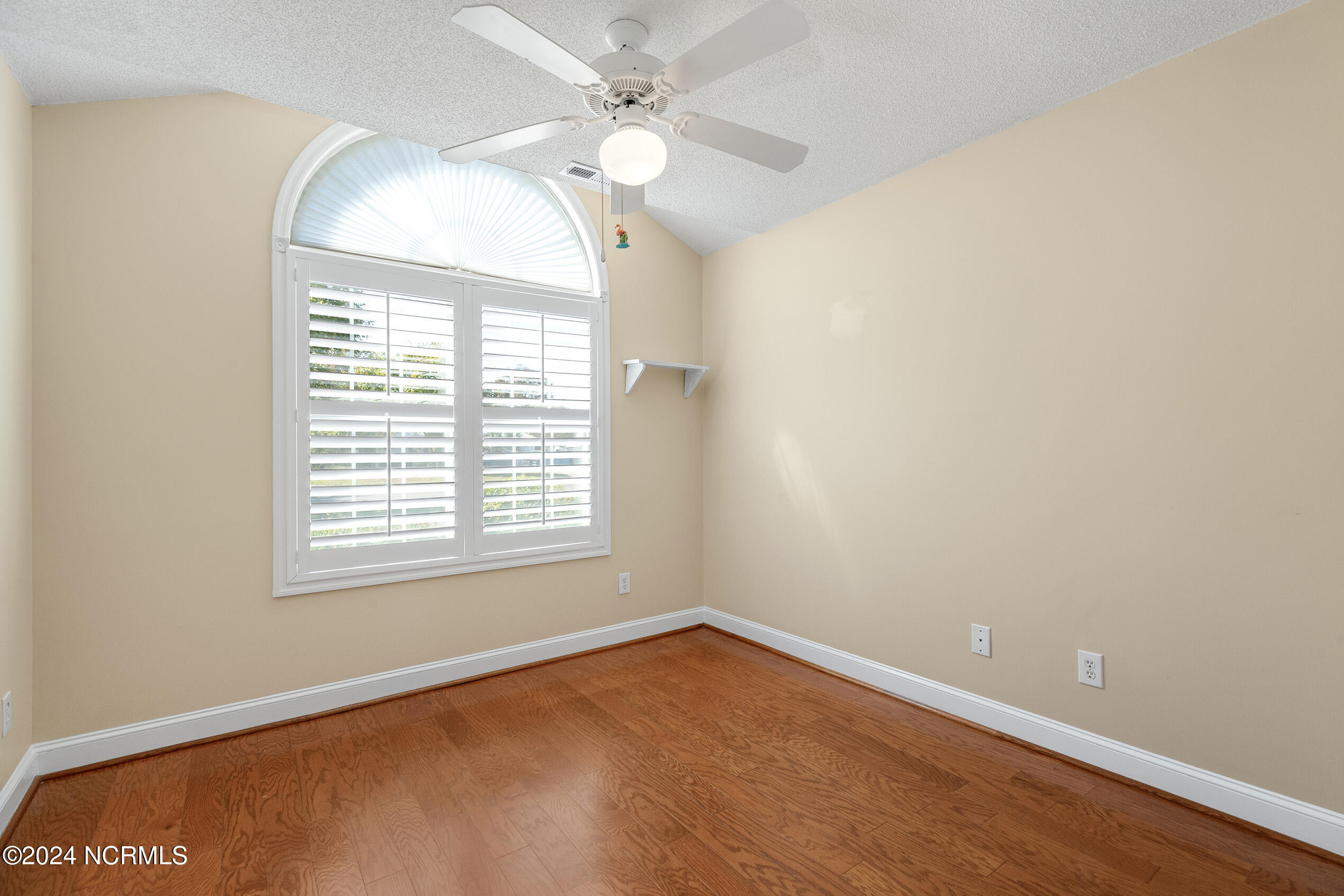 401 Beech Court Property Photo 21
