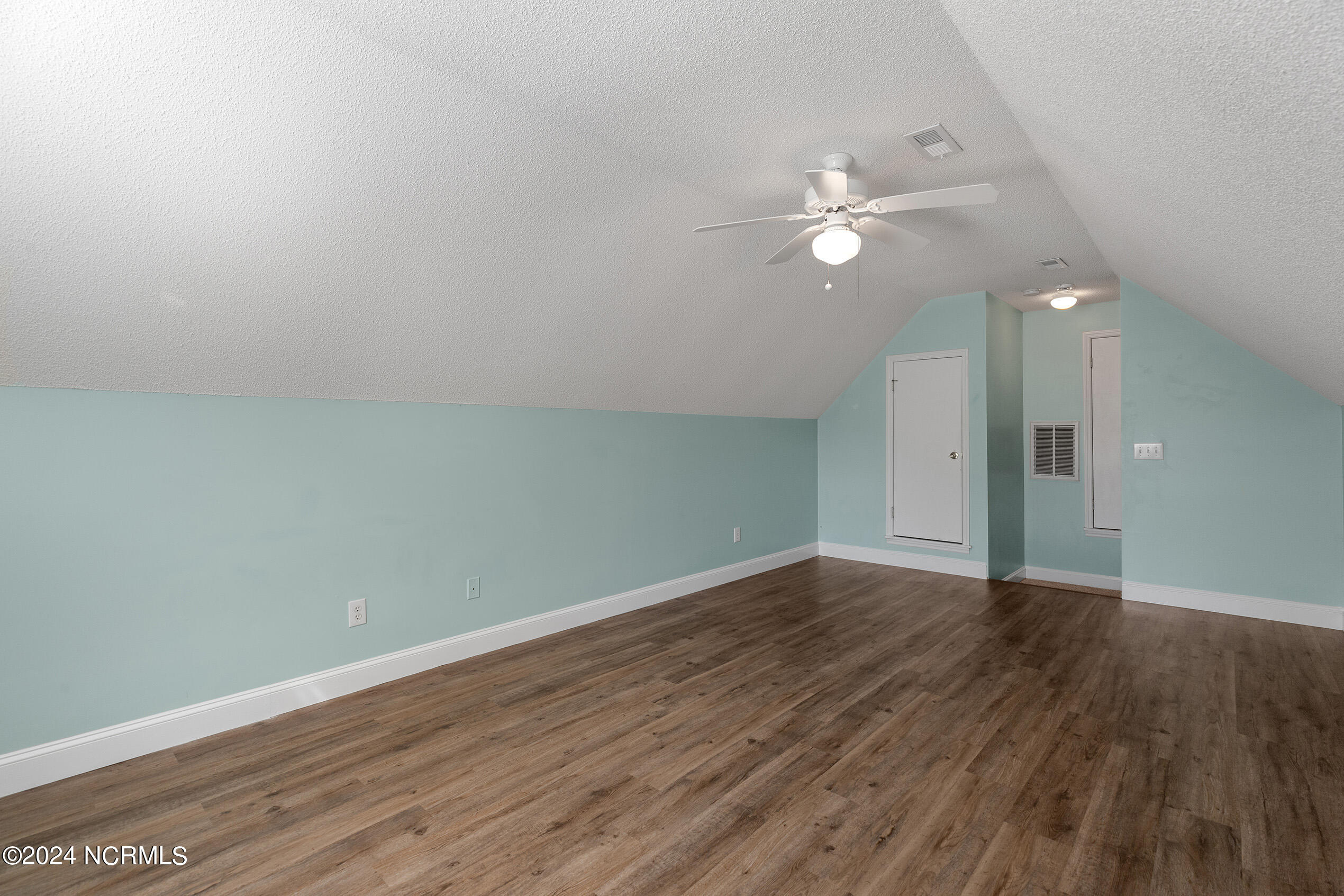 401 Beech Court Property Photo 26