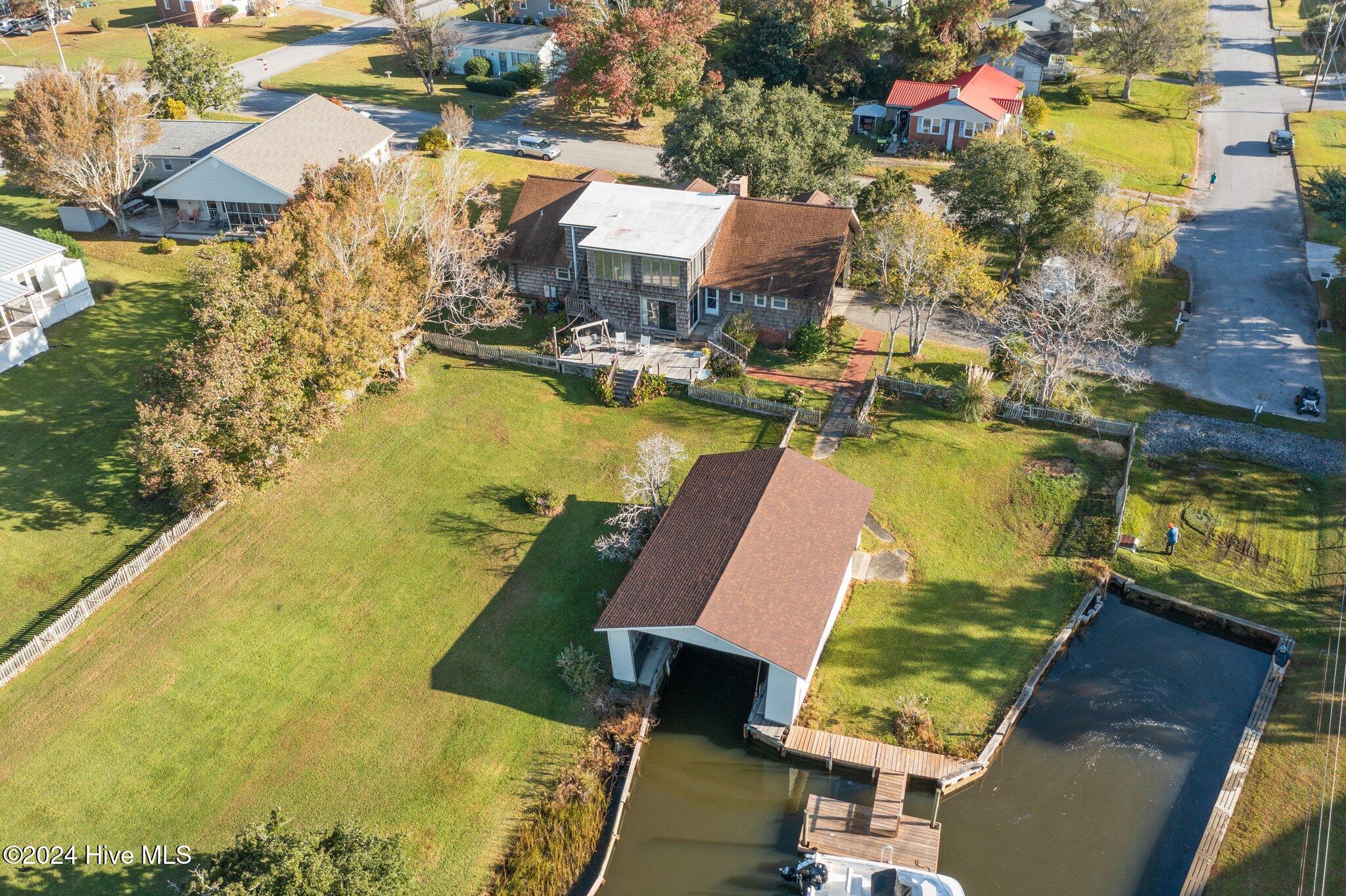 403 W Spring Street Property Photo 6