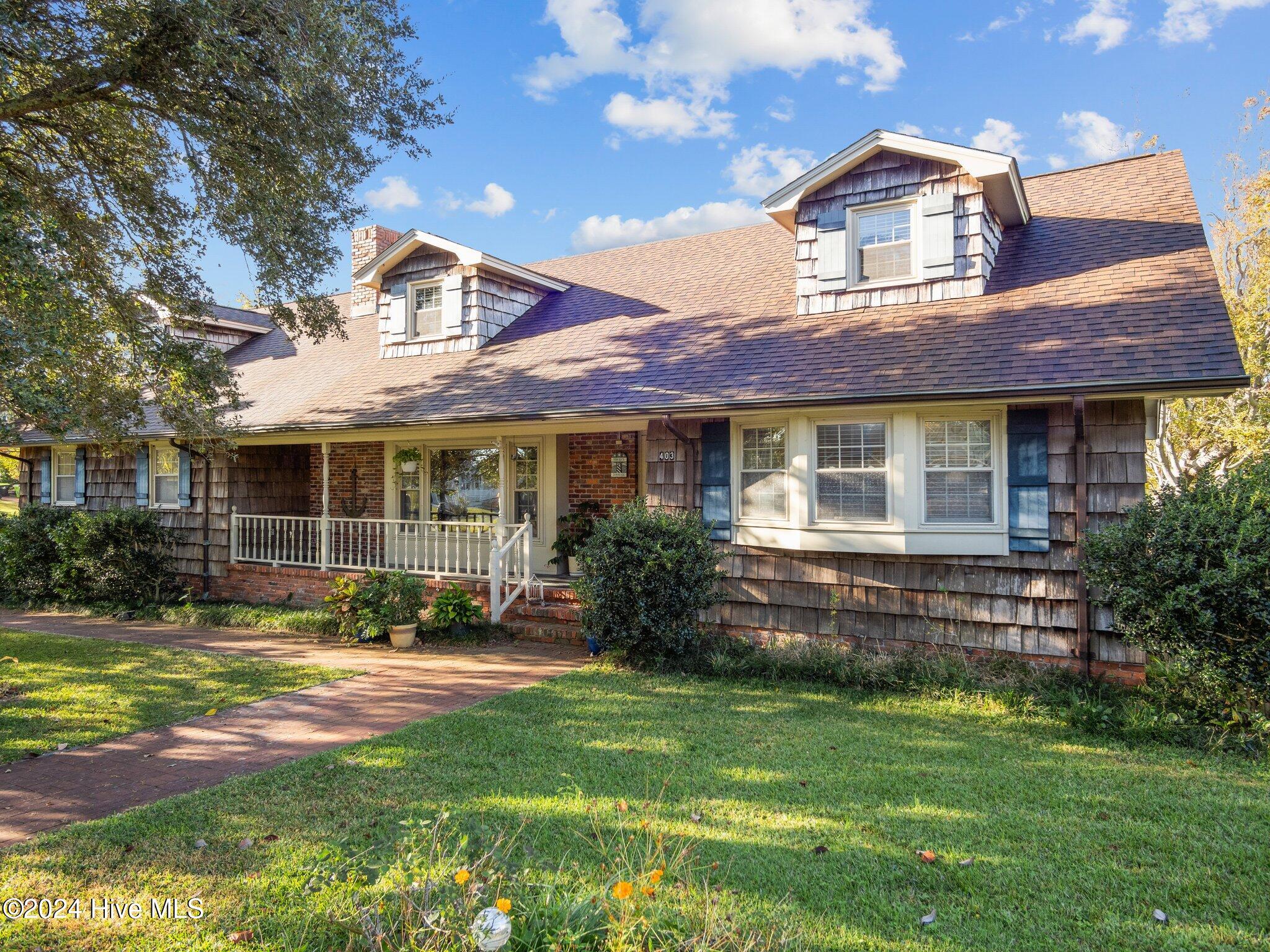 403 W Spring Street Property Photo 11