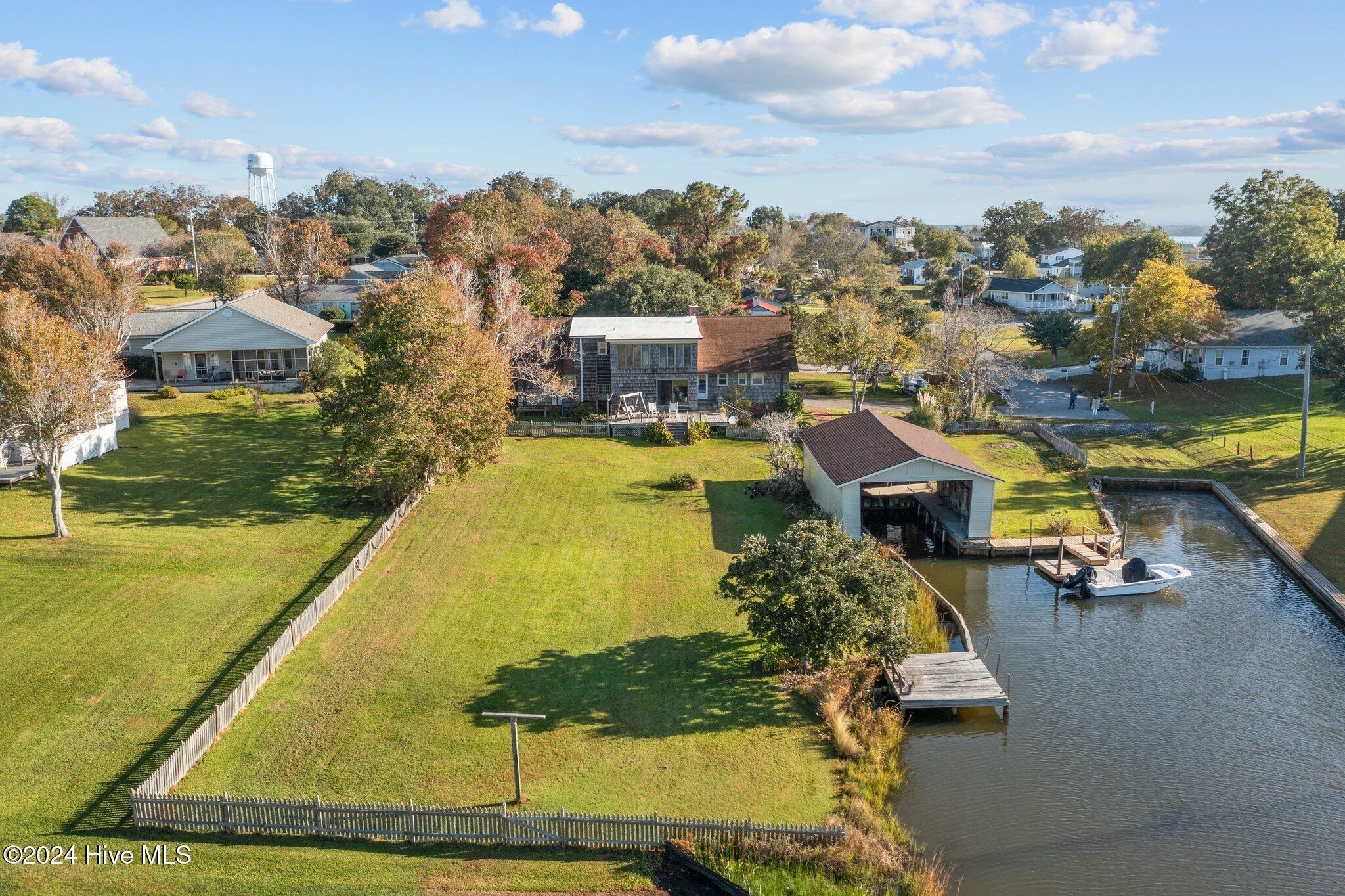 403 W Spring Street Property Photo 13