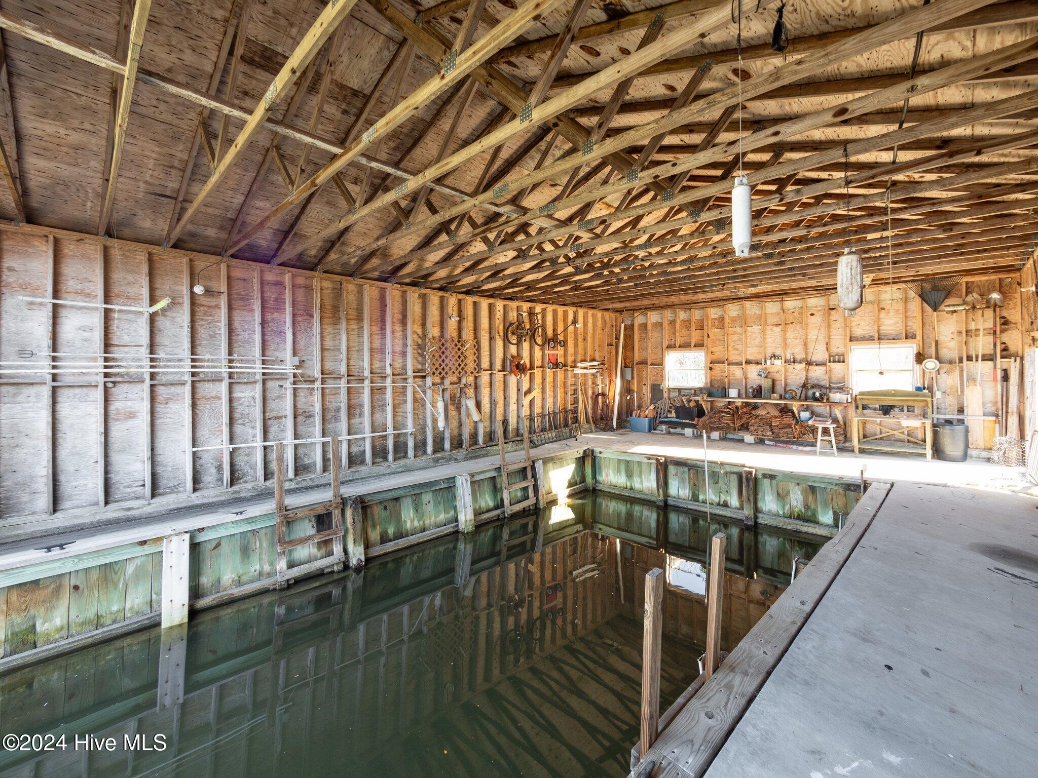 403 W Spring Street Property Photo 16