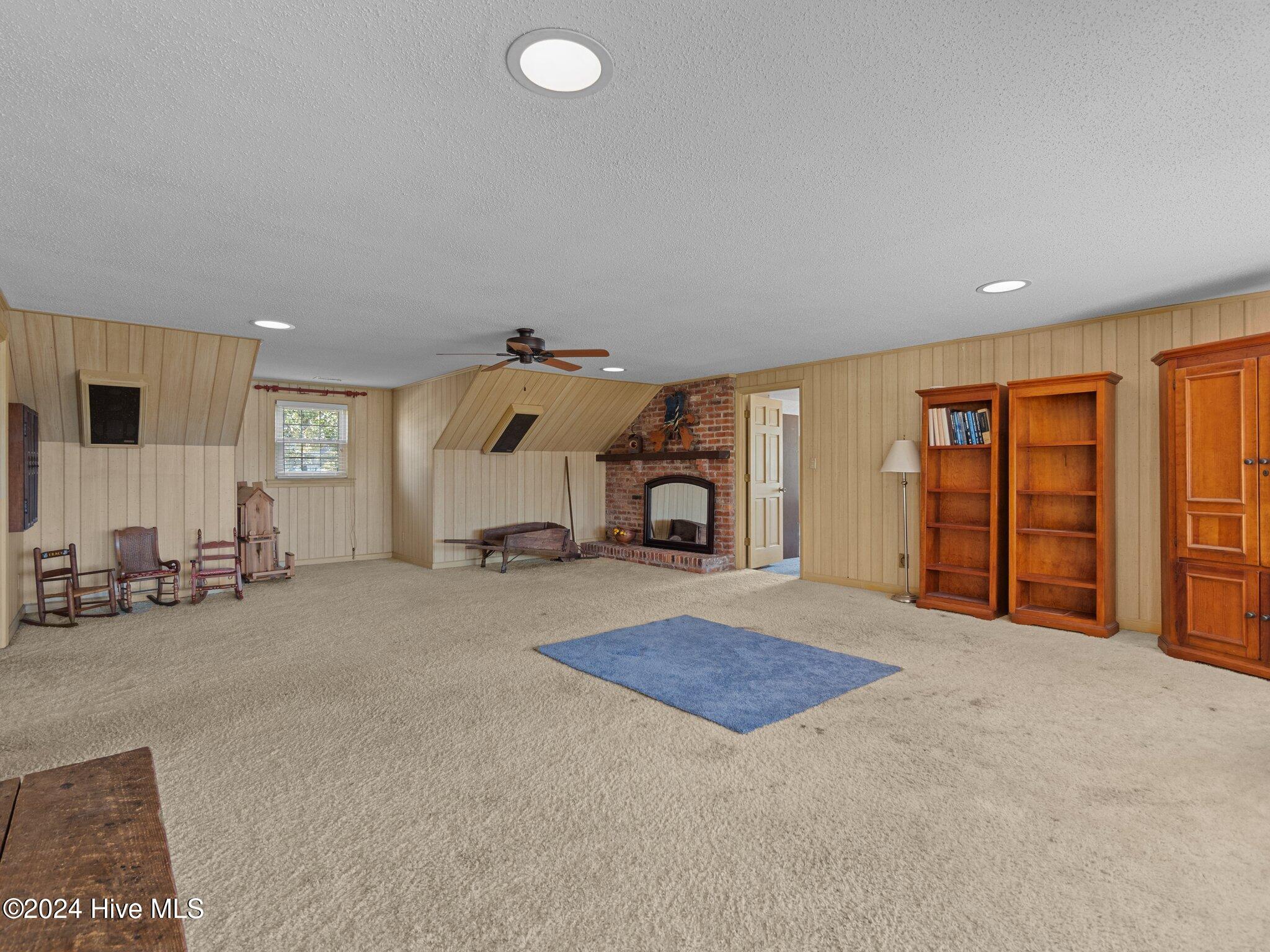 403 W Spring Street Property Photo 46