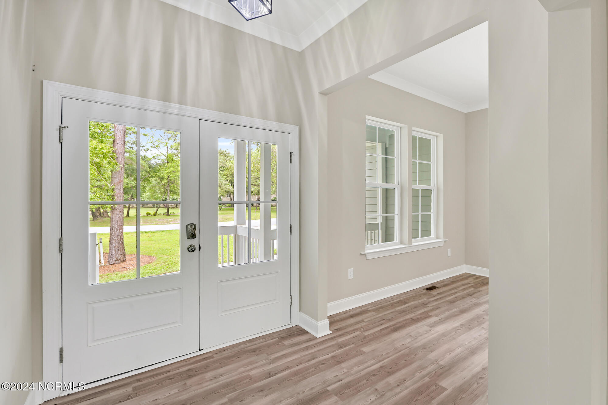 3040 E Fairway Circle Property Photo 6