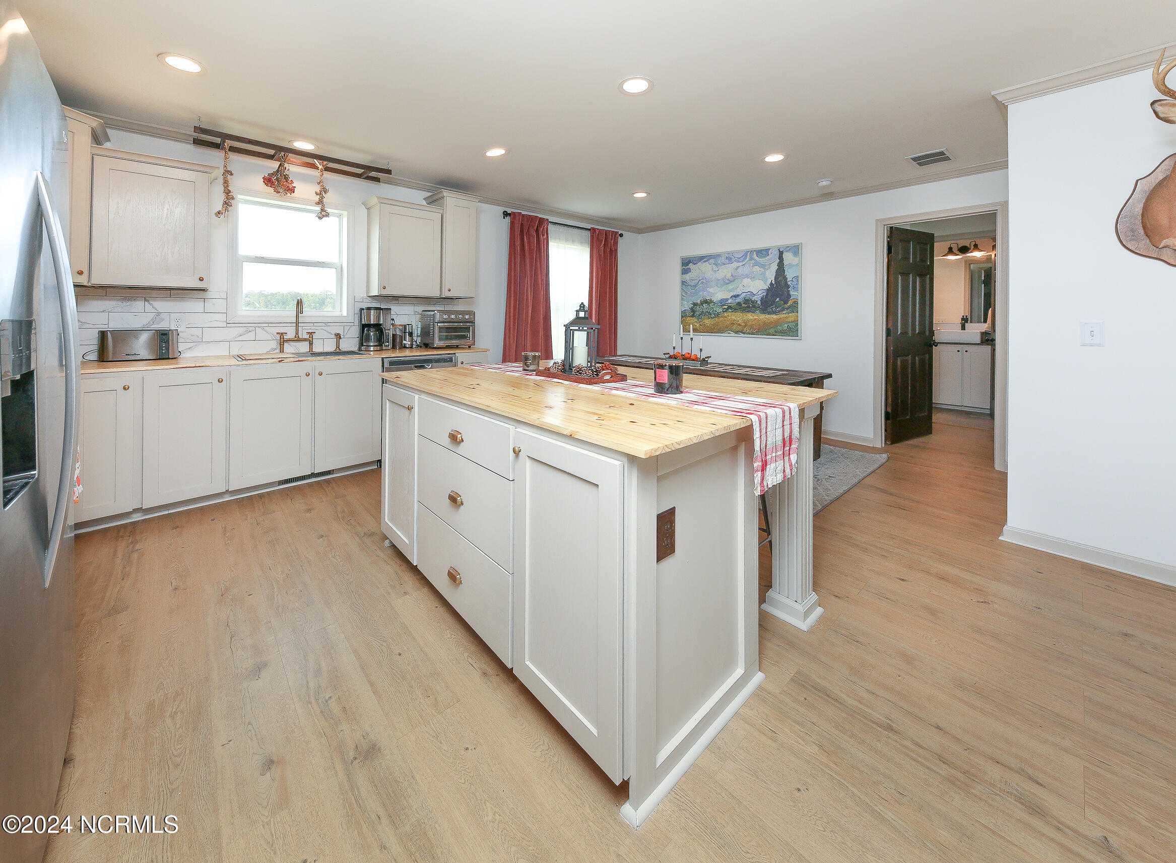 206 Bartlett Road Property Photo 9