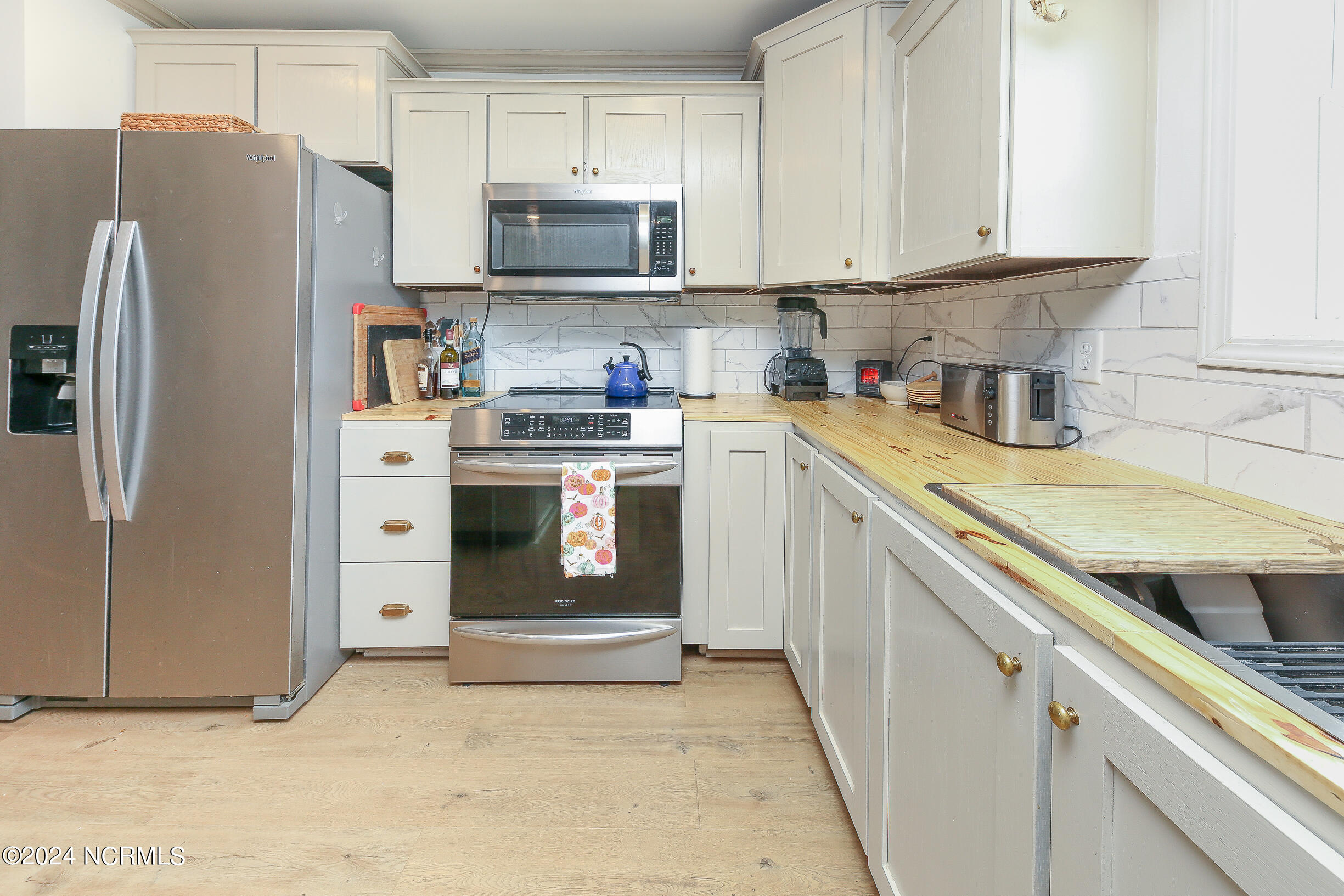 206 Bartlett Road Property Photo 11