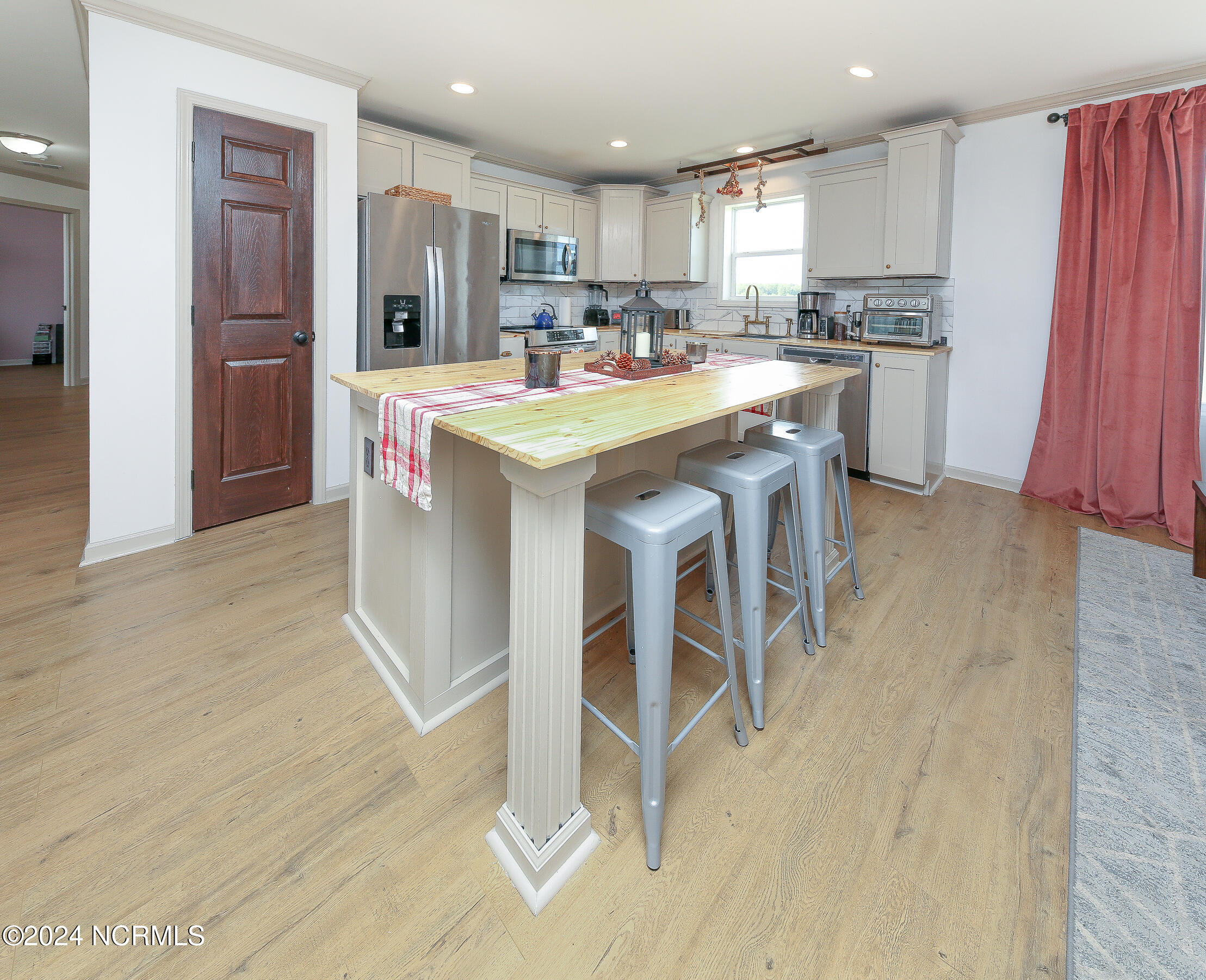 206 Bartlett Road Property Photo 13